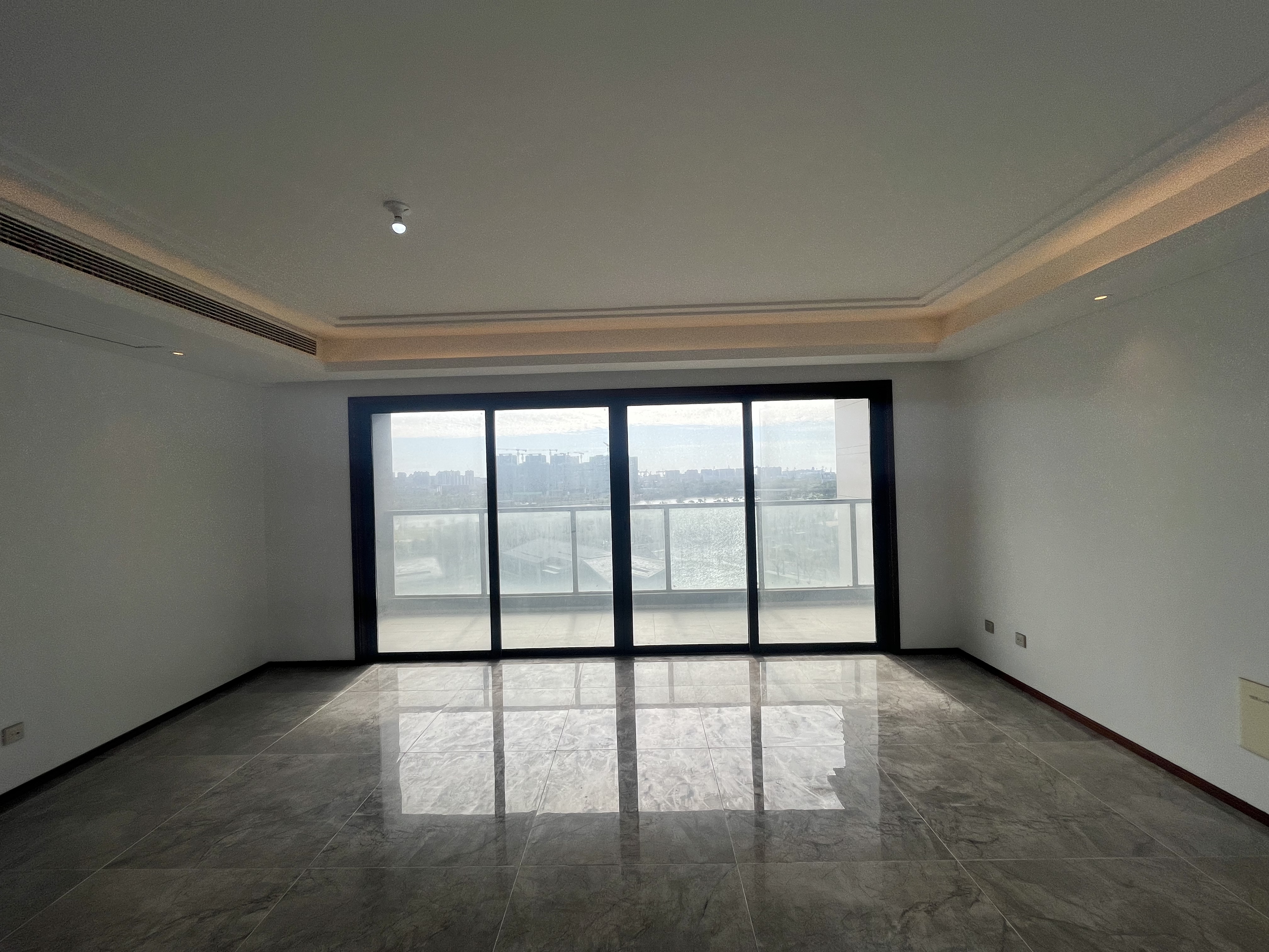 春江阅 4室2厅3卫 185.00m&sup2;