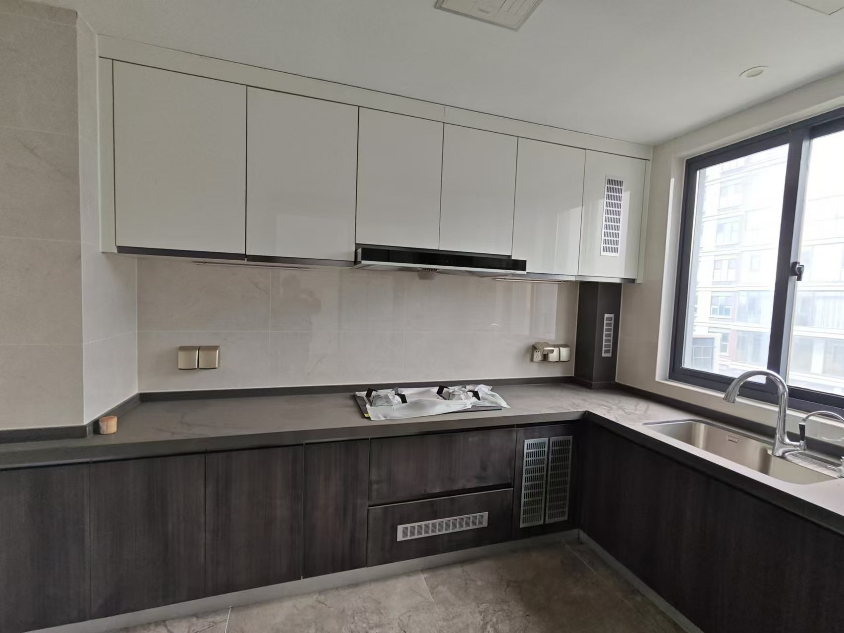 春江阅 4室2厅3卫 185.98m&sup2;