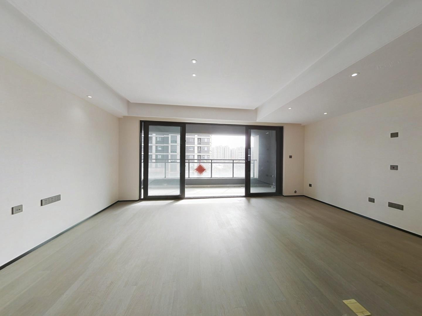 万科翡翠东第 3室2厅2卫 130m&sup2;