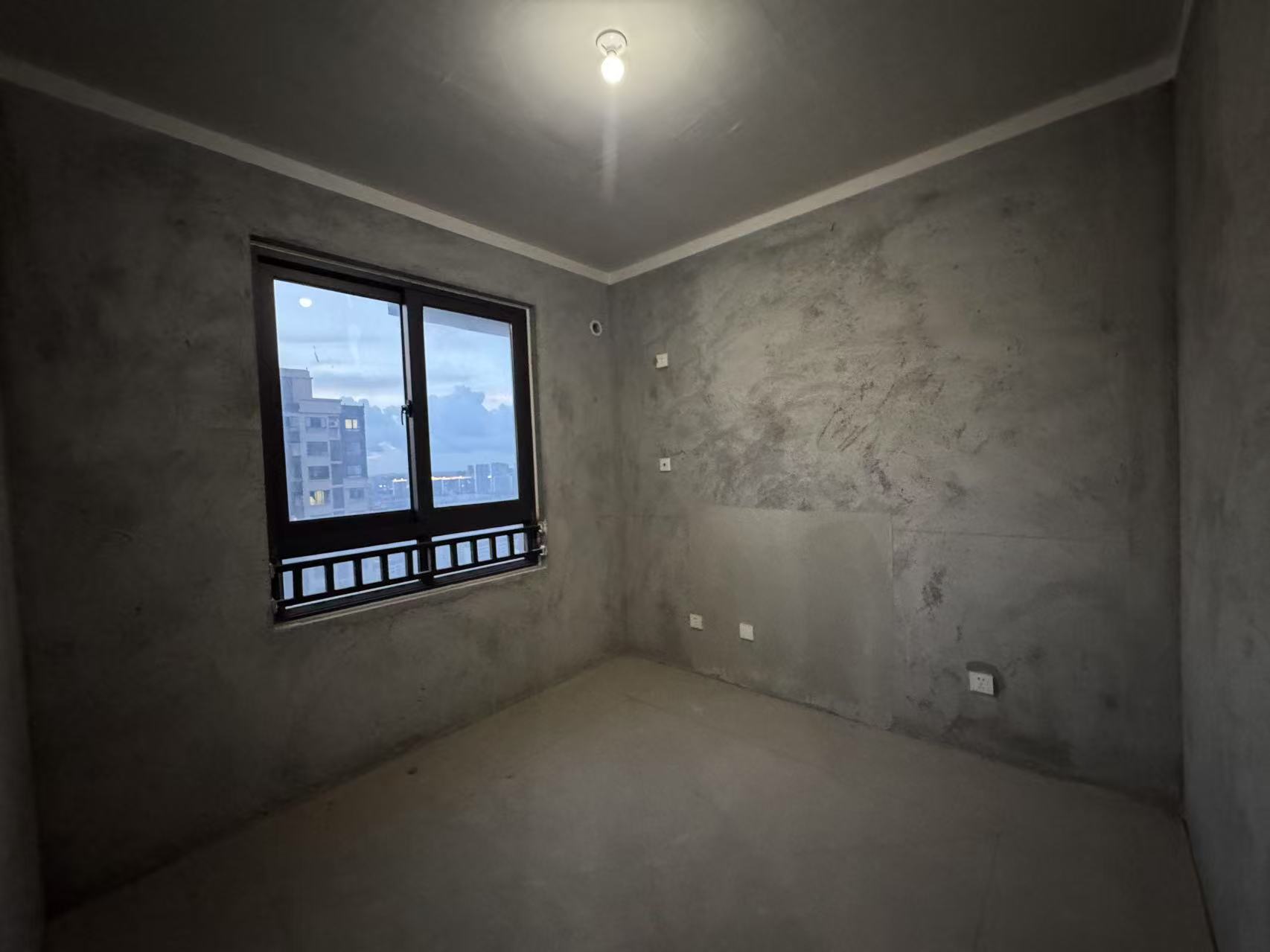 保利香槟国际 3室2厅2卫 122m&sup2;