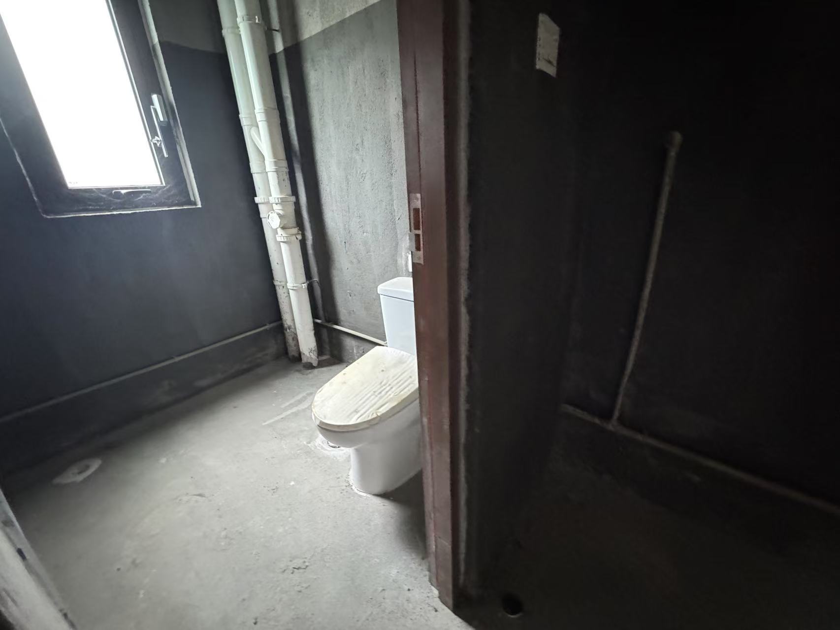 保利香槟国际 3室2厅2卫 123m&sup2;