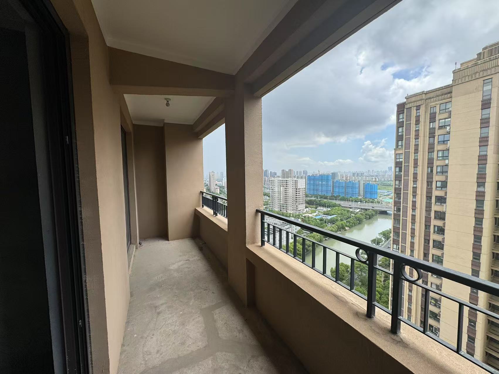 保利香槟国际 4室2厅2卫 143.35m&sup2;