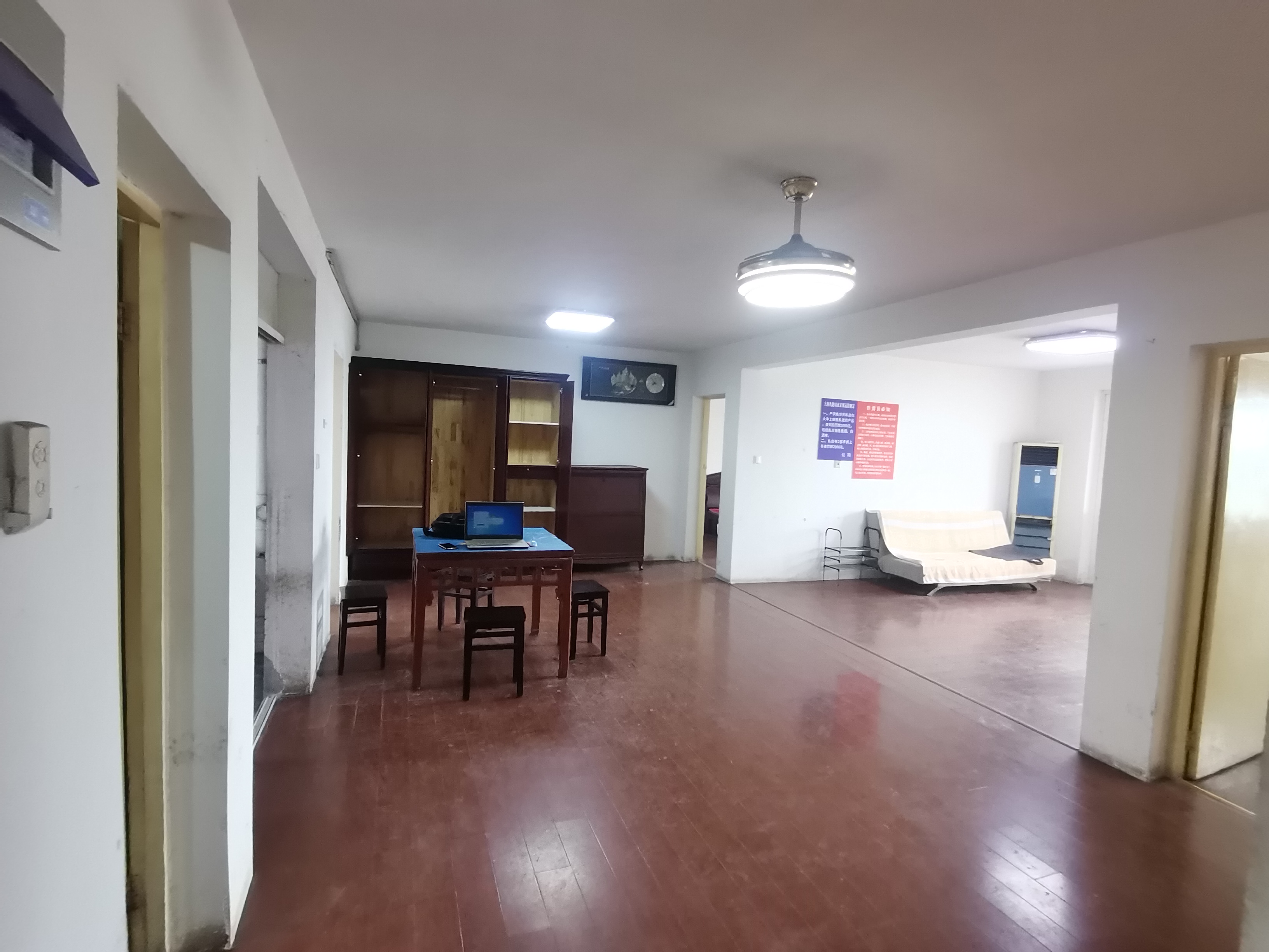 景和花苑 3室2厅2卫 147m&sup2;