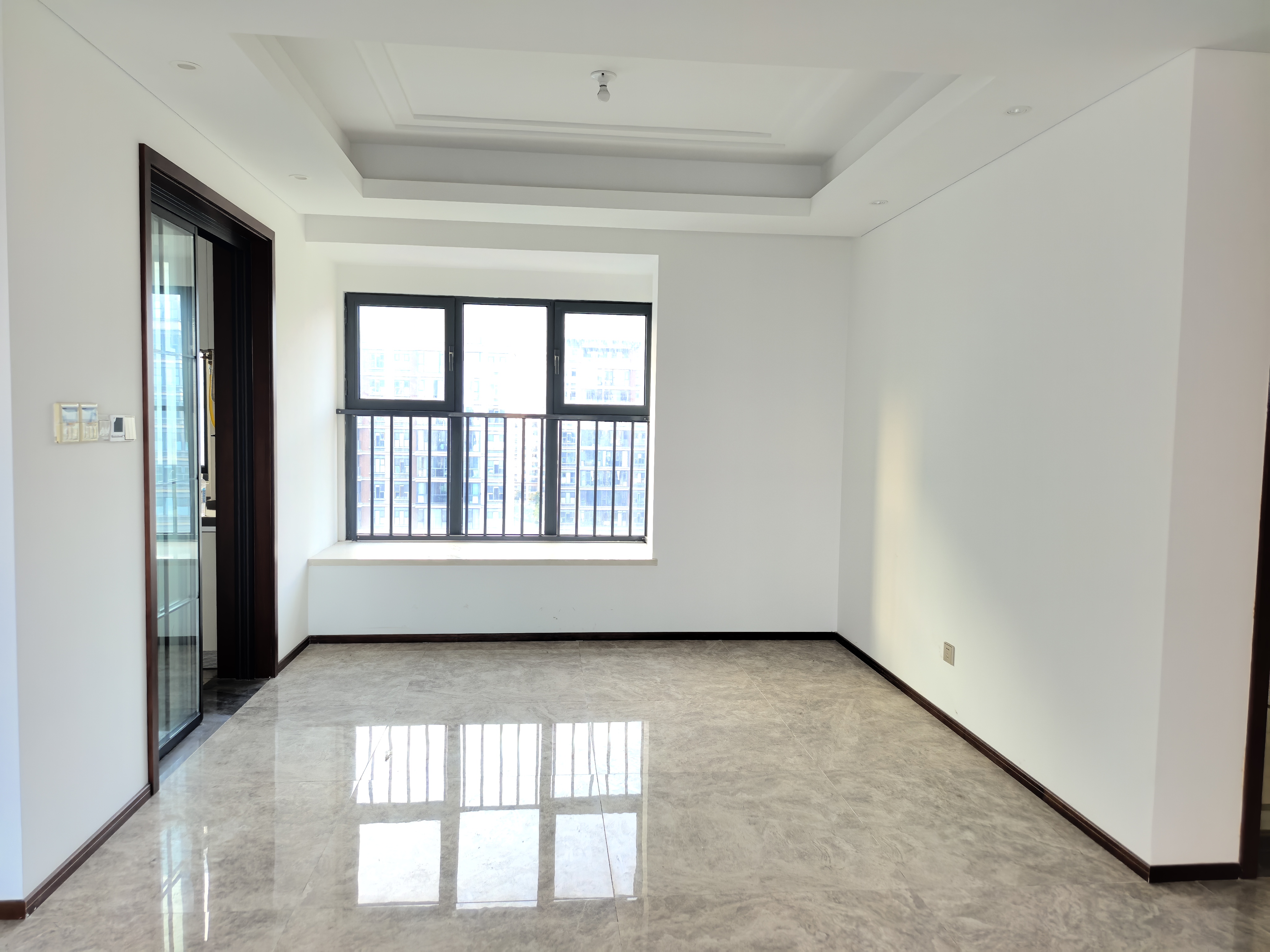 春江阅 4室2厅2卫 143m&sup2;