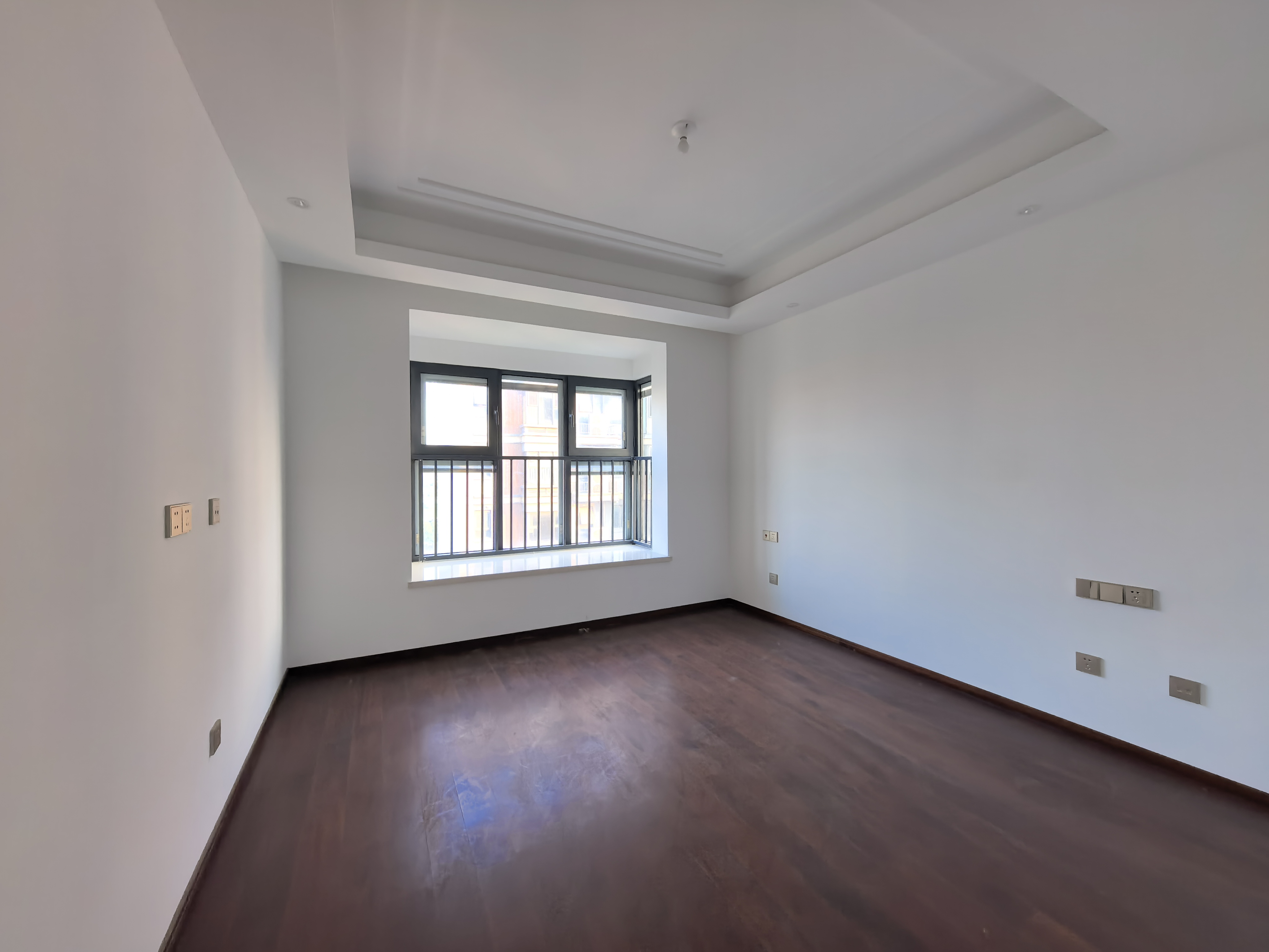 春江阅 4室2厅2卫 143m&sup2;