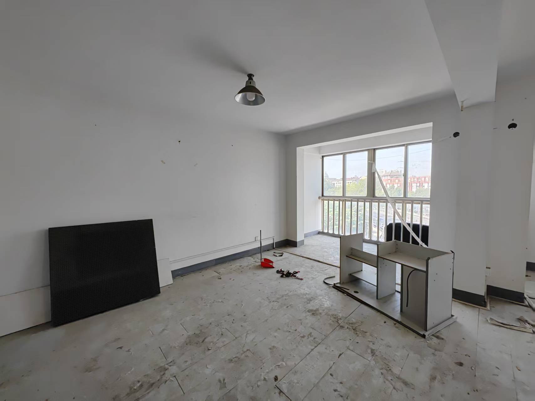 华侨花苑 4室2厅1卫 156m&sup2;