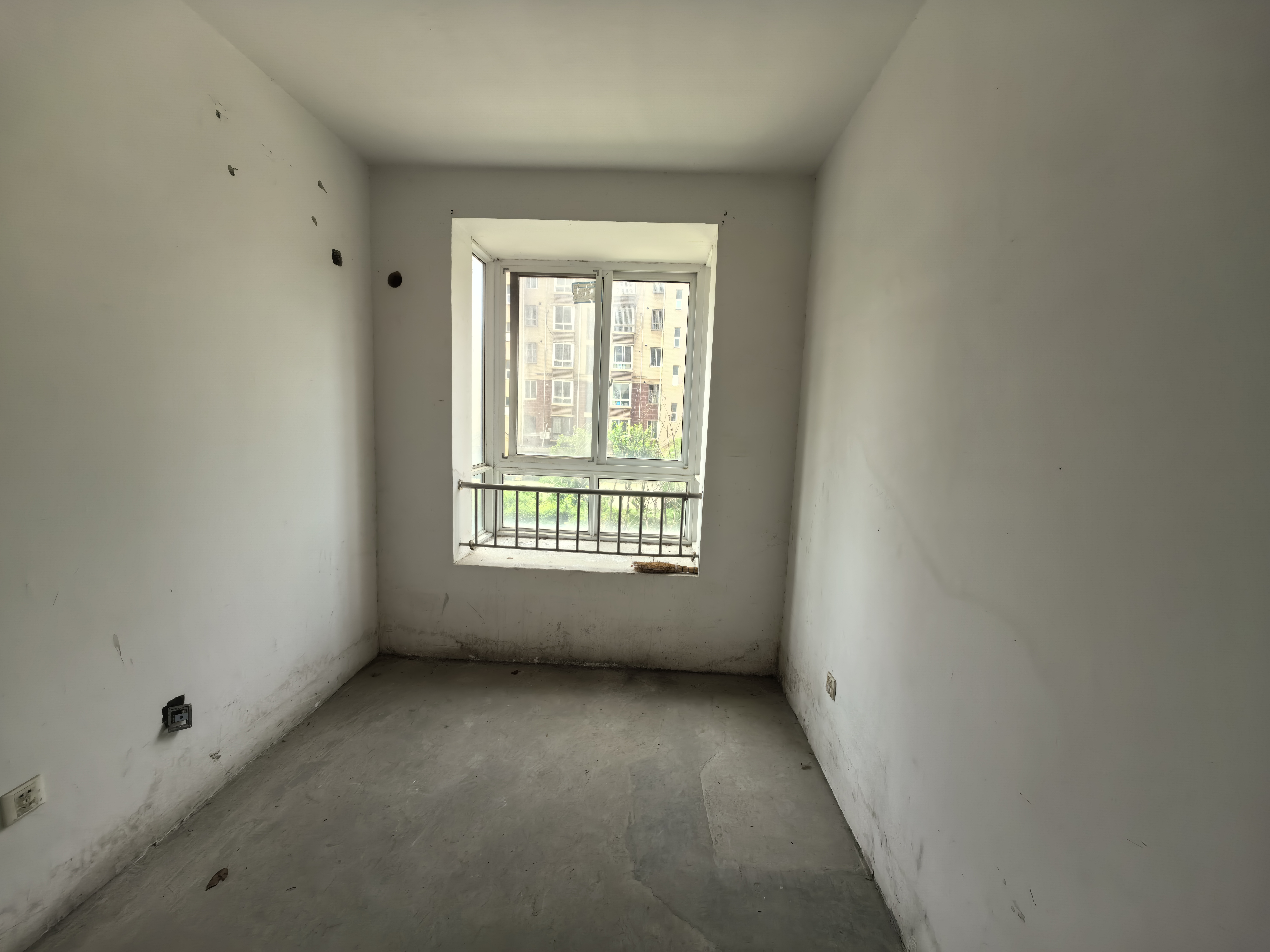 天晖苑 2室2厅1卫 78m&sup2;