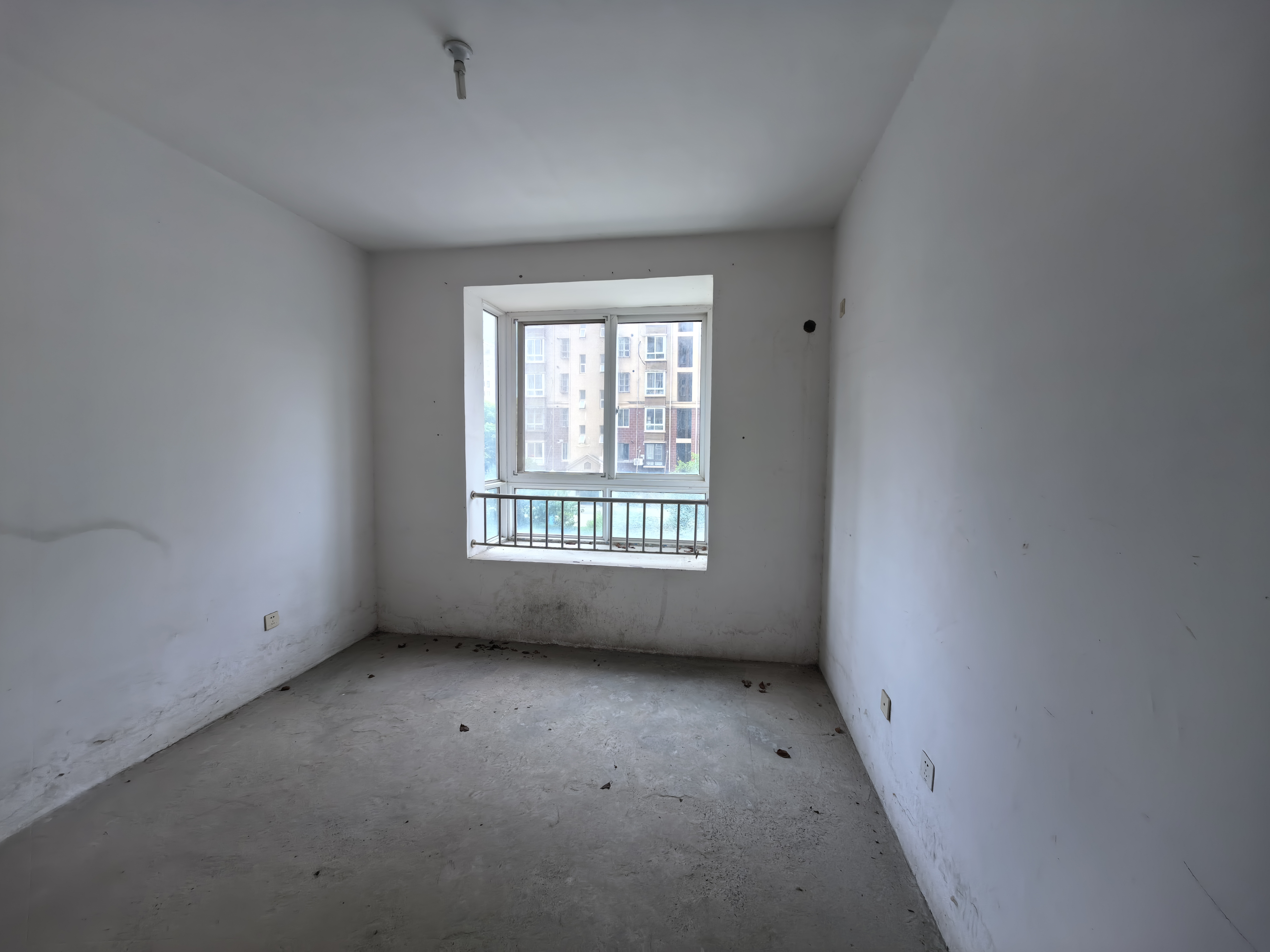 天晖苑 2室2厅1卫 78m&sup2;