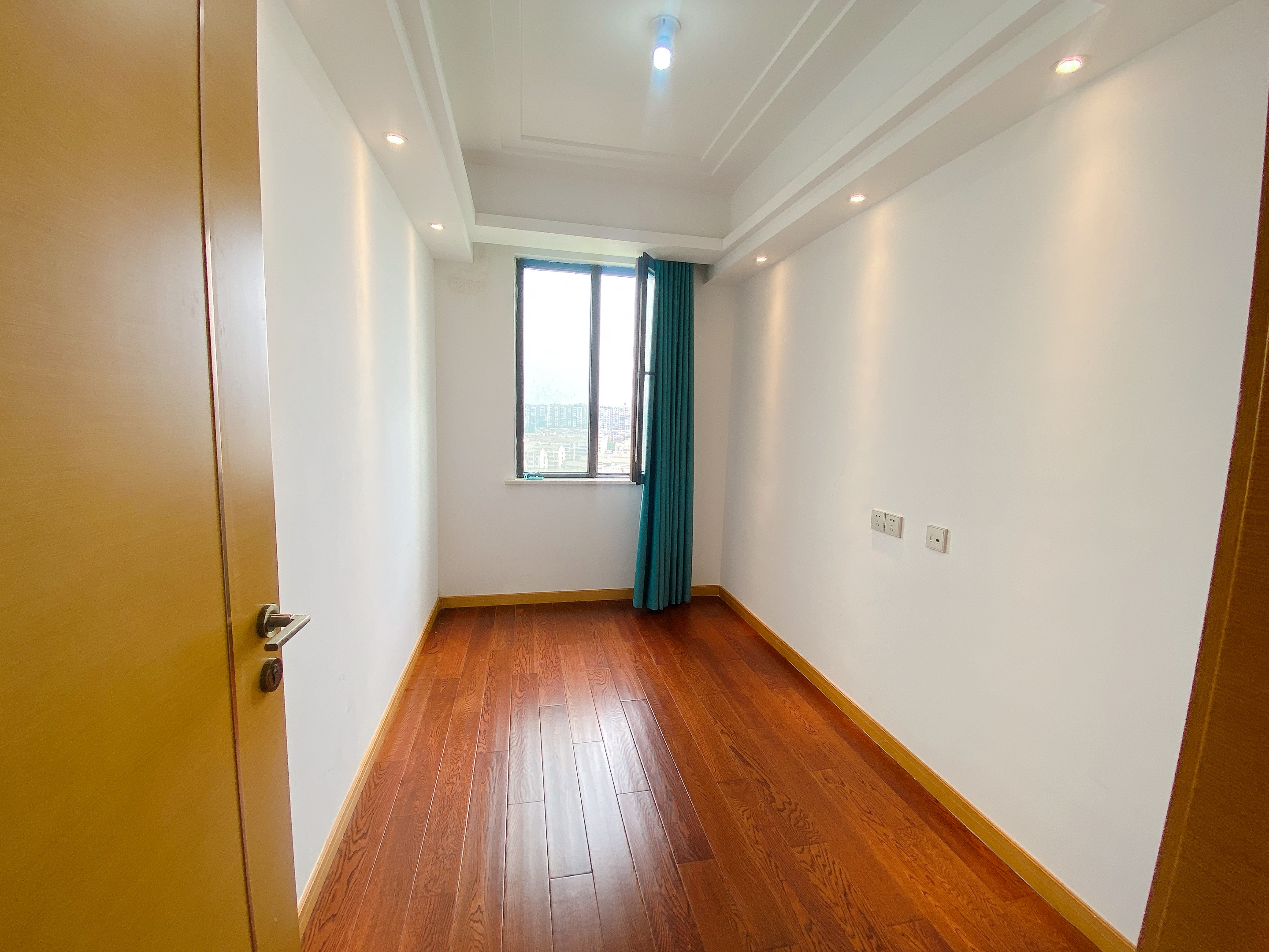 中南世纪花城三期 4室2厅2卫 140.74m&sup2;