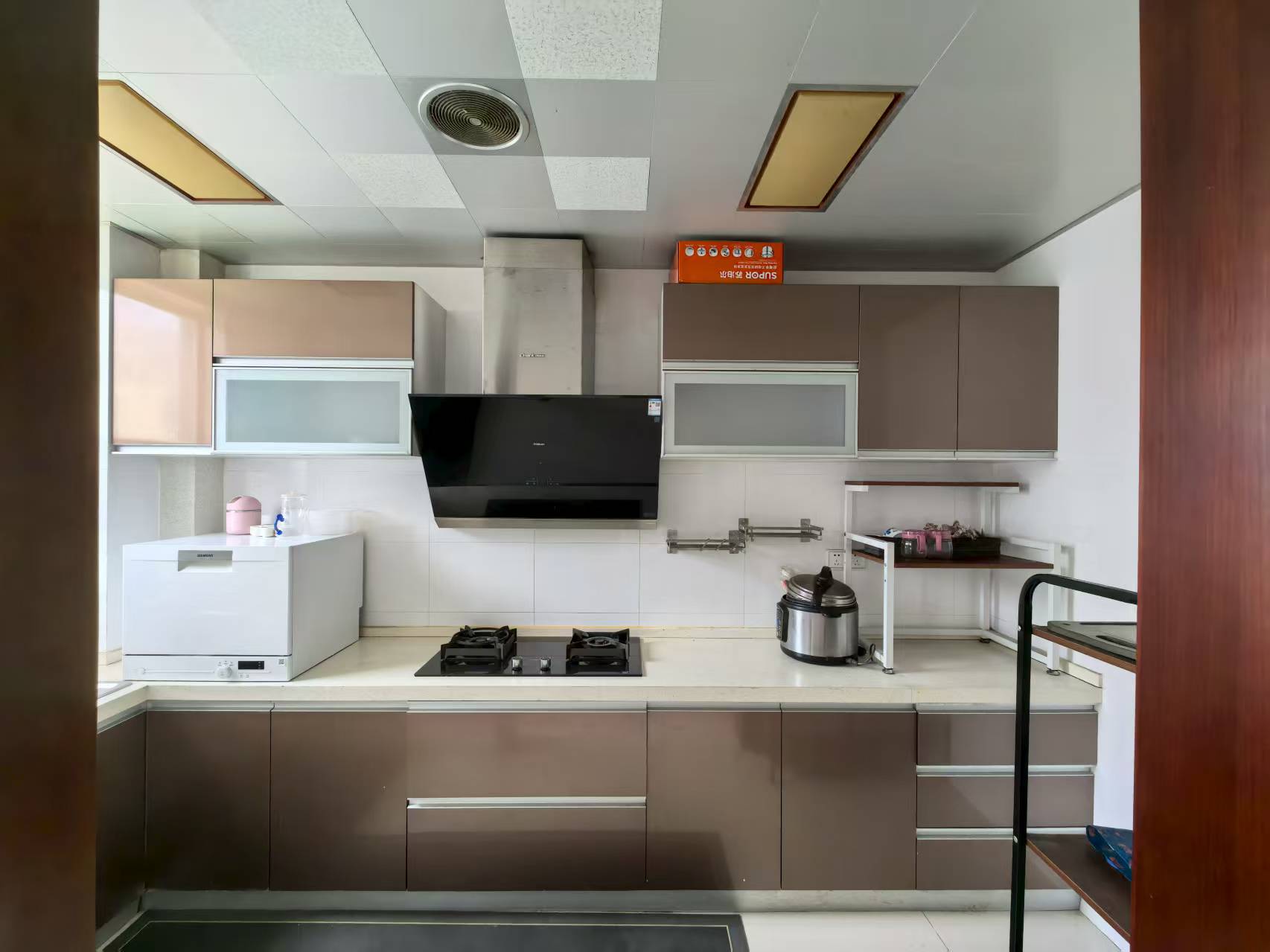 苏建阳光新城 4室2厅2卫 180m&sup2;