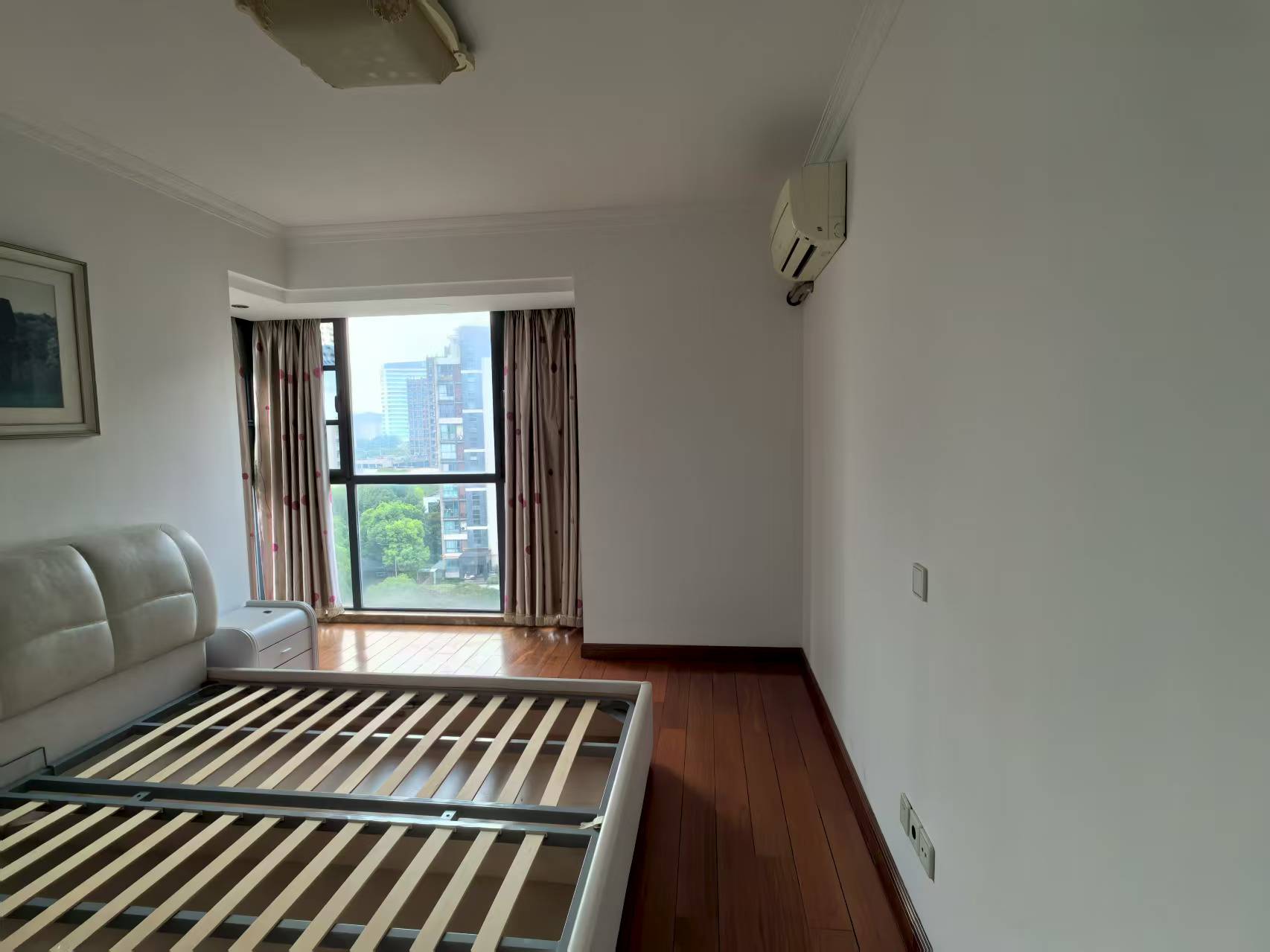 苏建阳光新城 4室2厅2卫 180m&sup2;