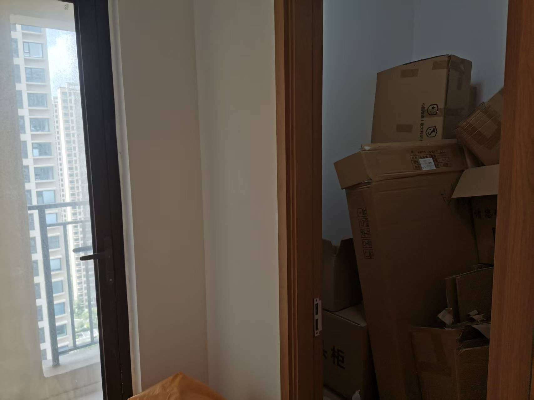 绿地新里城 3室2厅2卫 106m&sup2;
