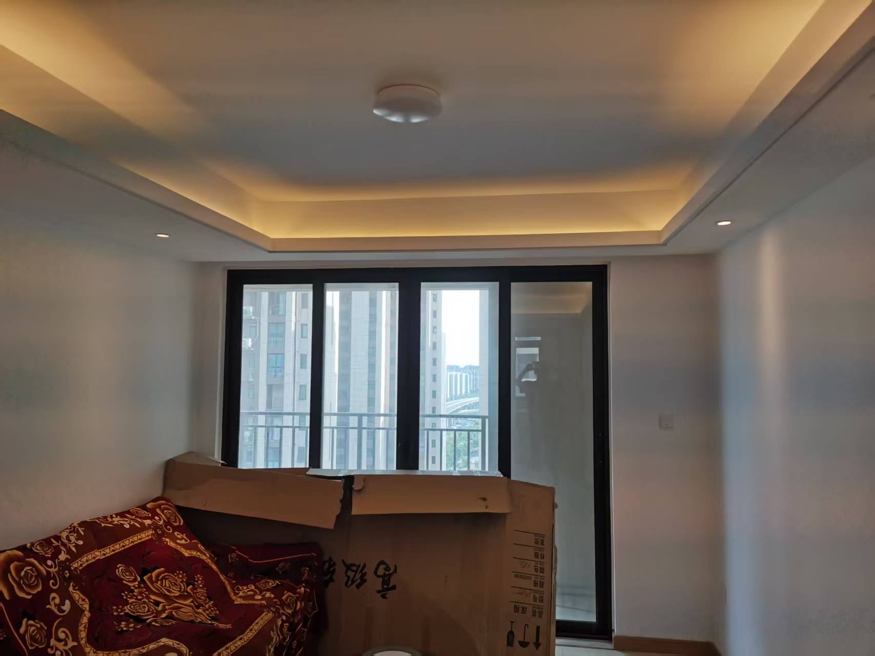 绿地新里城 3室2厅2卫 106m&sup2;