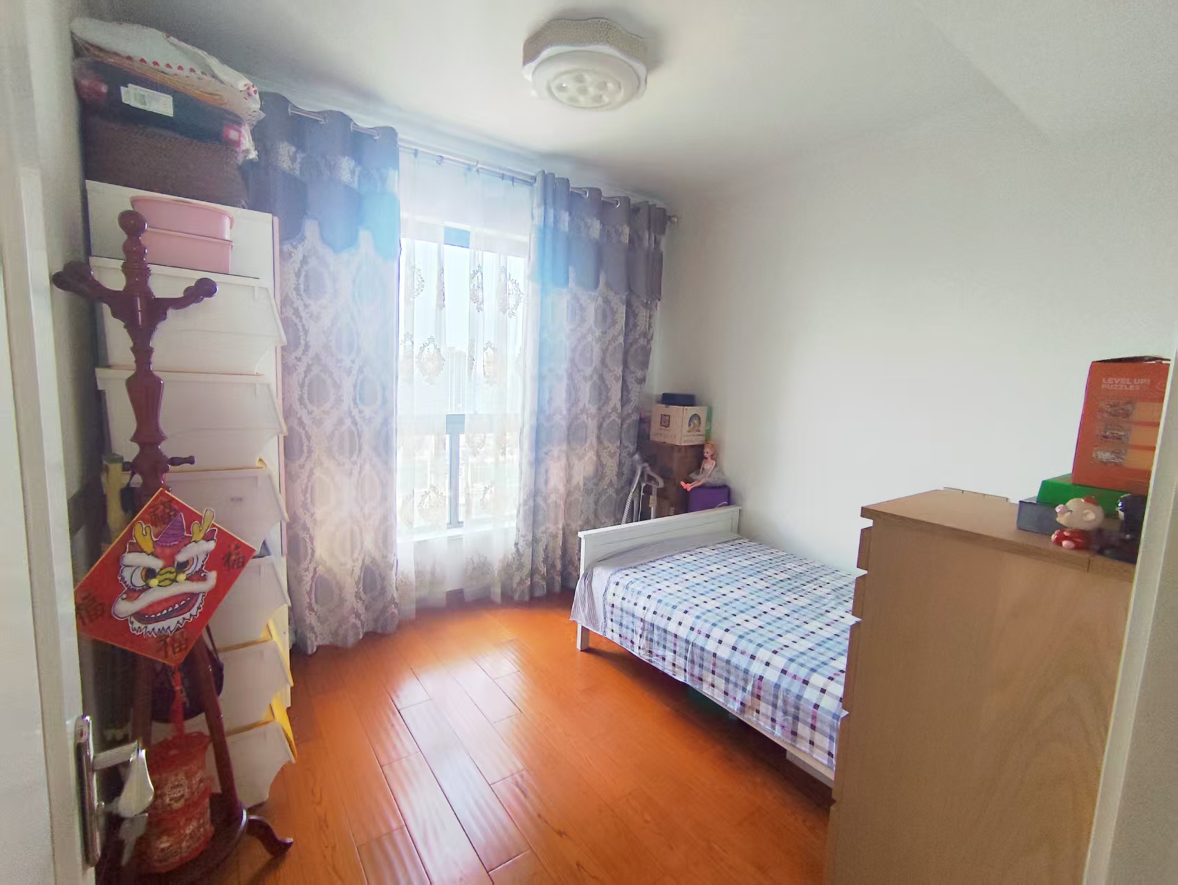 银洲&middot;皇家花园 3室2厅2卫 144m&sup2;