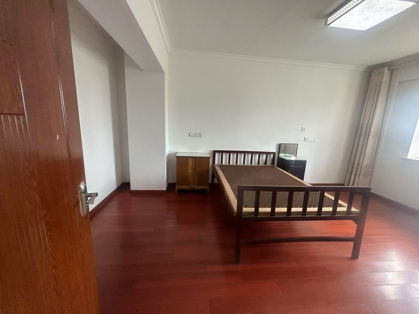汇富花苑 2室1厅1卫 87.81m&sup2;