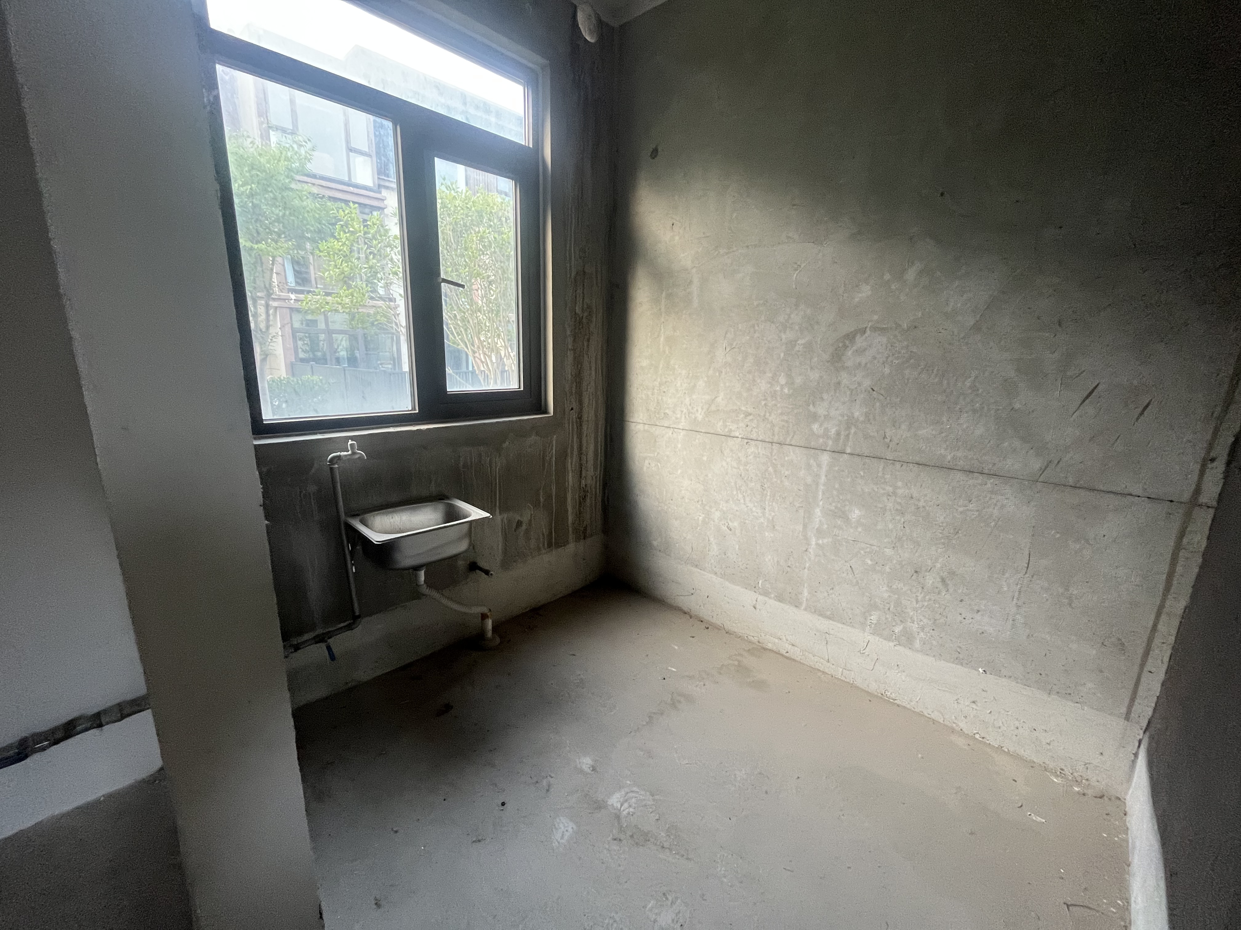 绿地新里城 4室2厅3卫 102.82m&sup2;