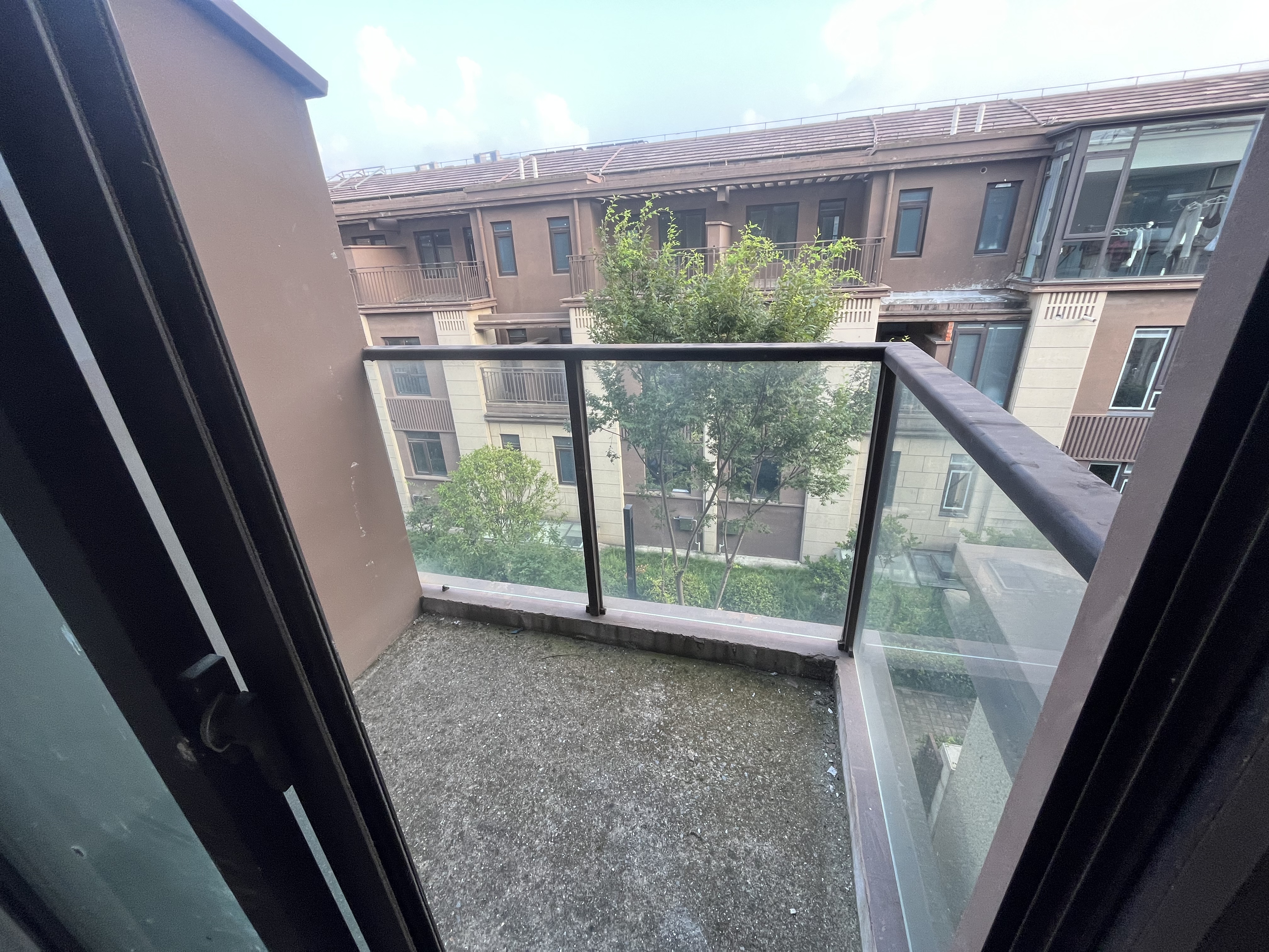绿地新里城 4室2厅3卫 102.82m&sup2;