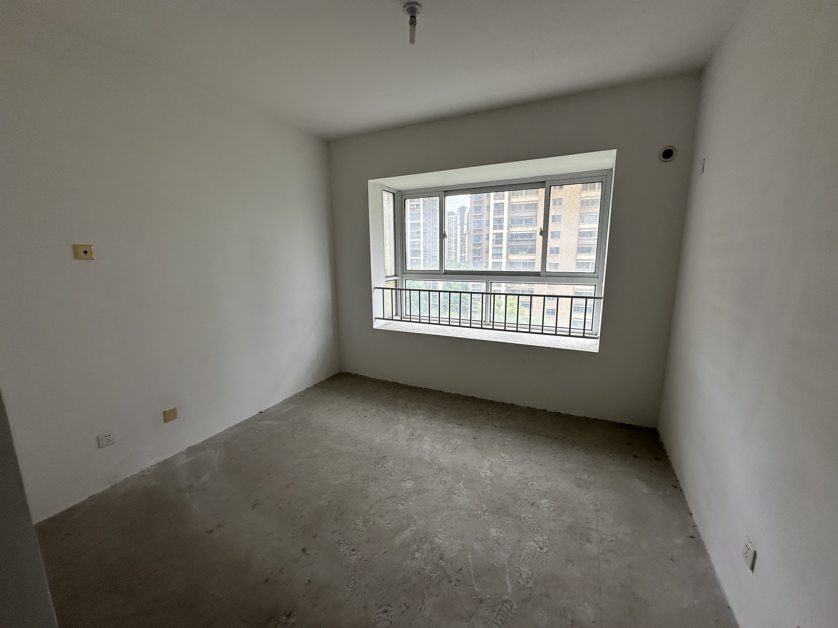 尚海城 4室2厅2卫 150m&sup2;