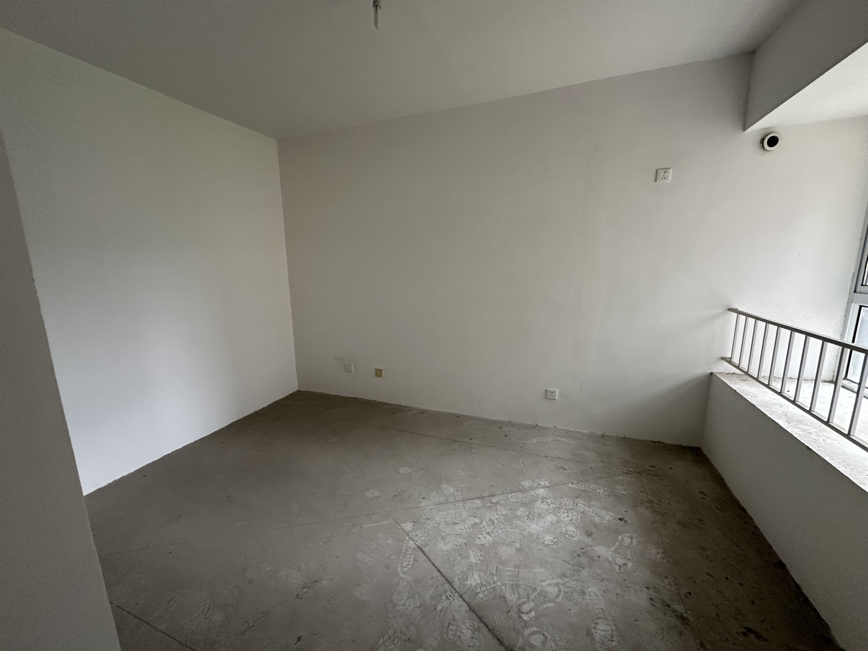 尚海城 4室2厅2卫 150m&sup2;