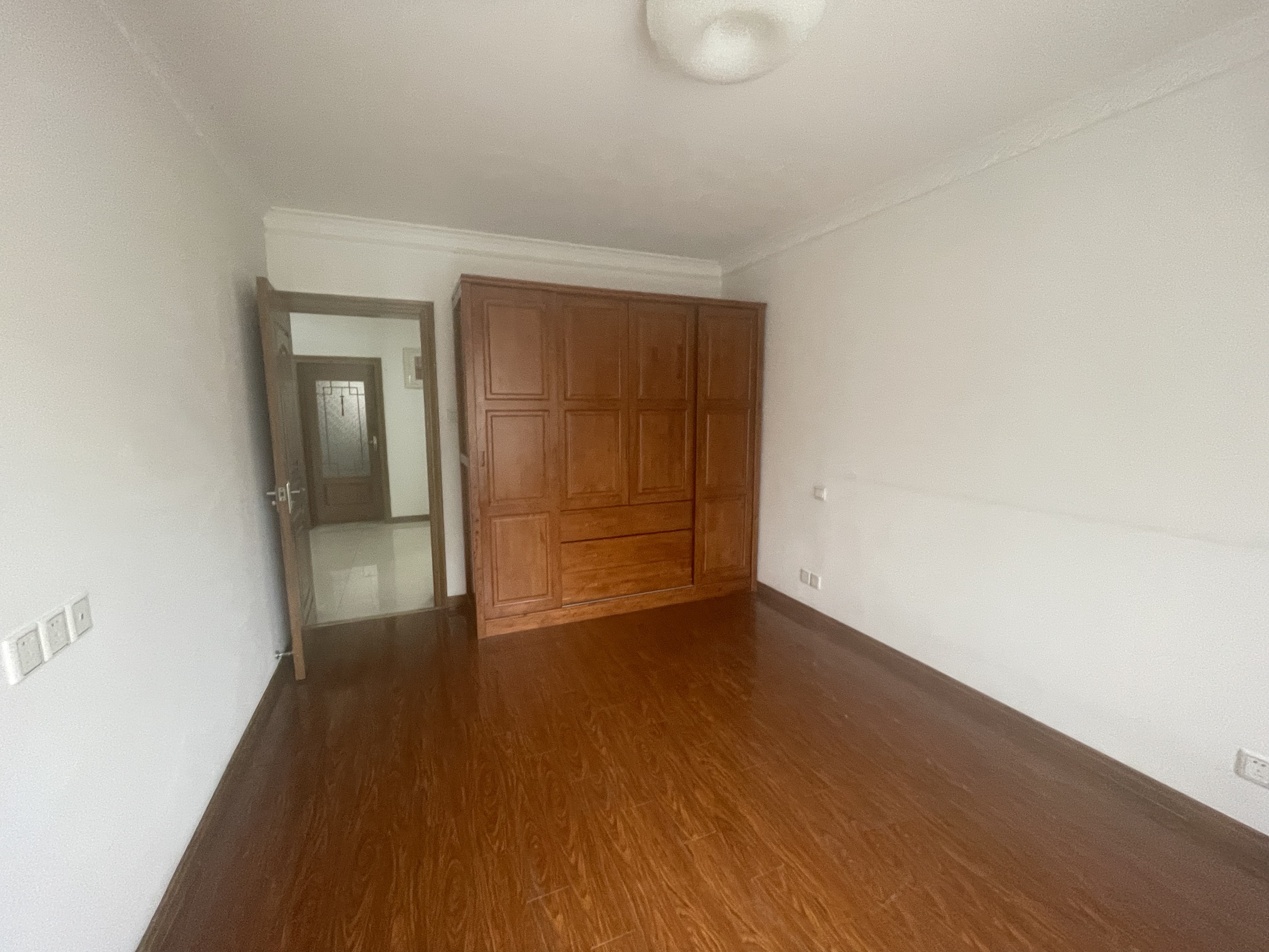 银花苑 2室1厅1卫 74m&sup2;