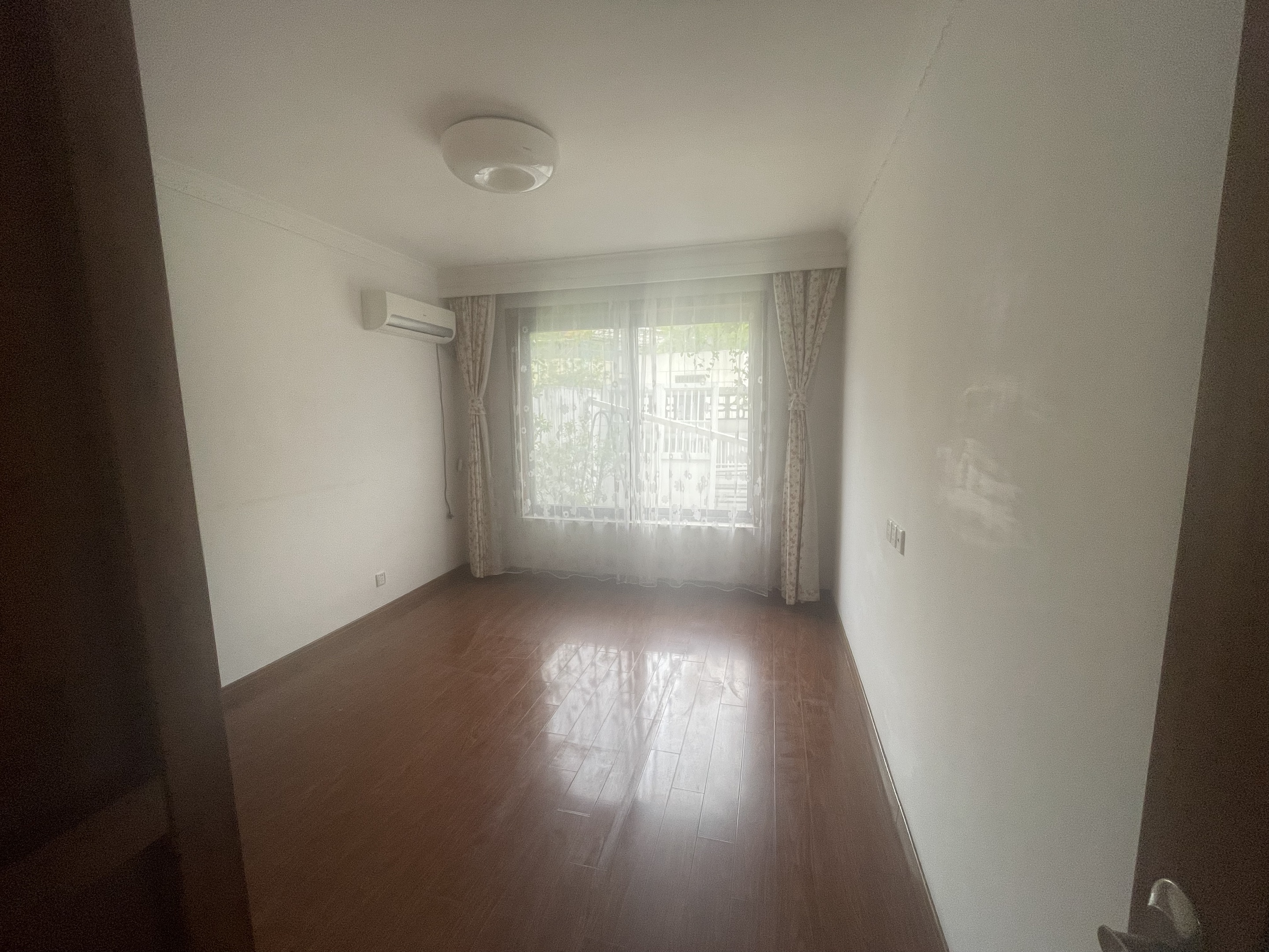 银花苑 2室1厅1卫 74m&sup2;