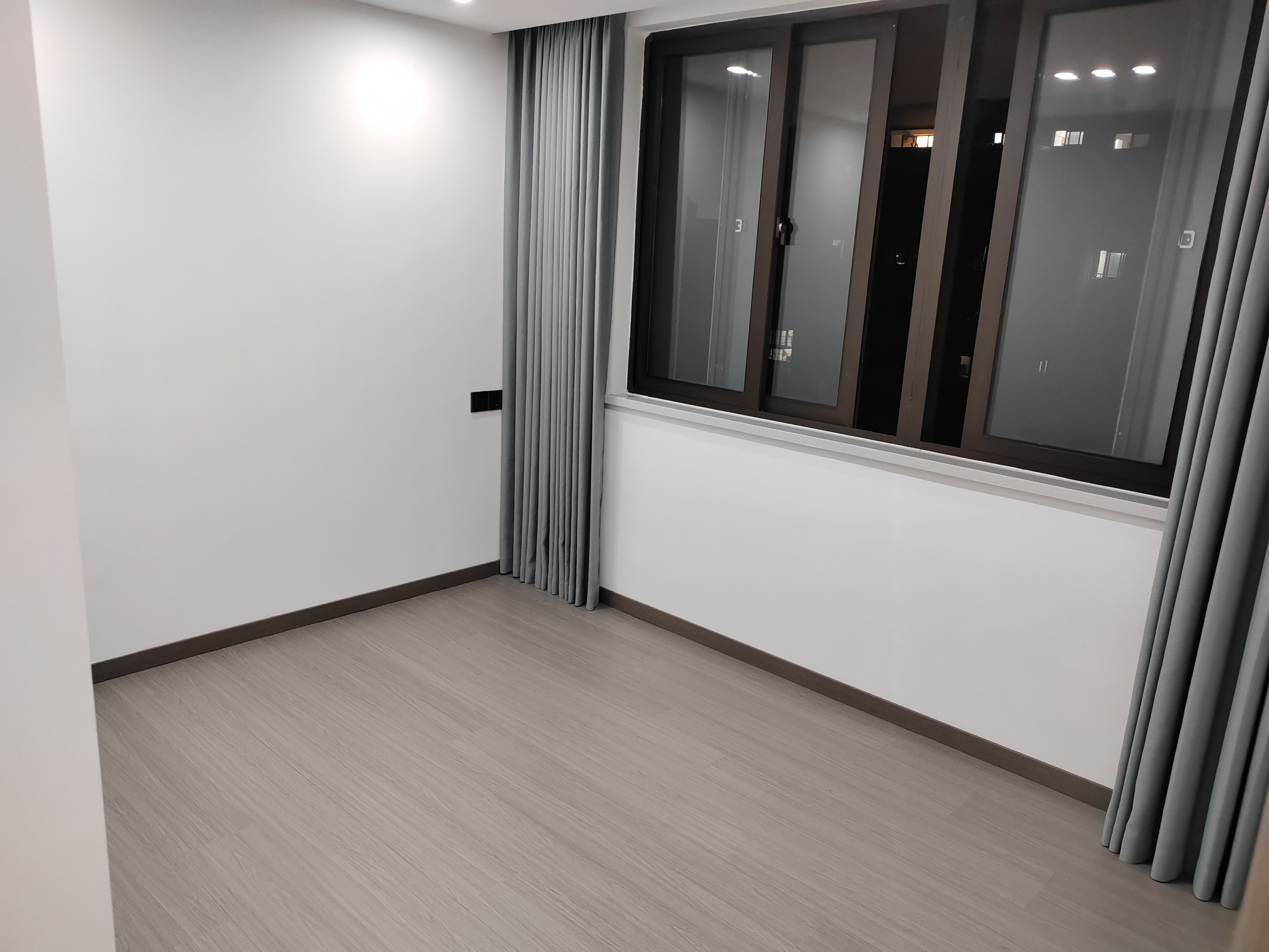 世家花园 4室2厅1卫 128m&sup2;
