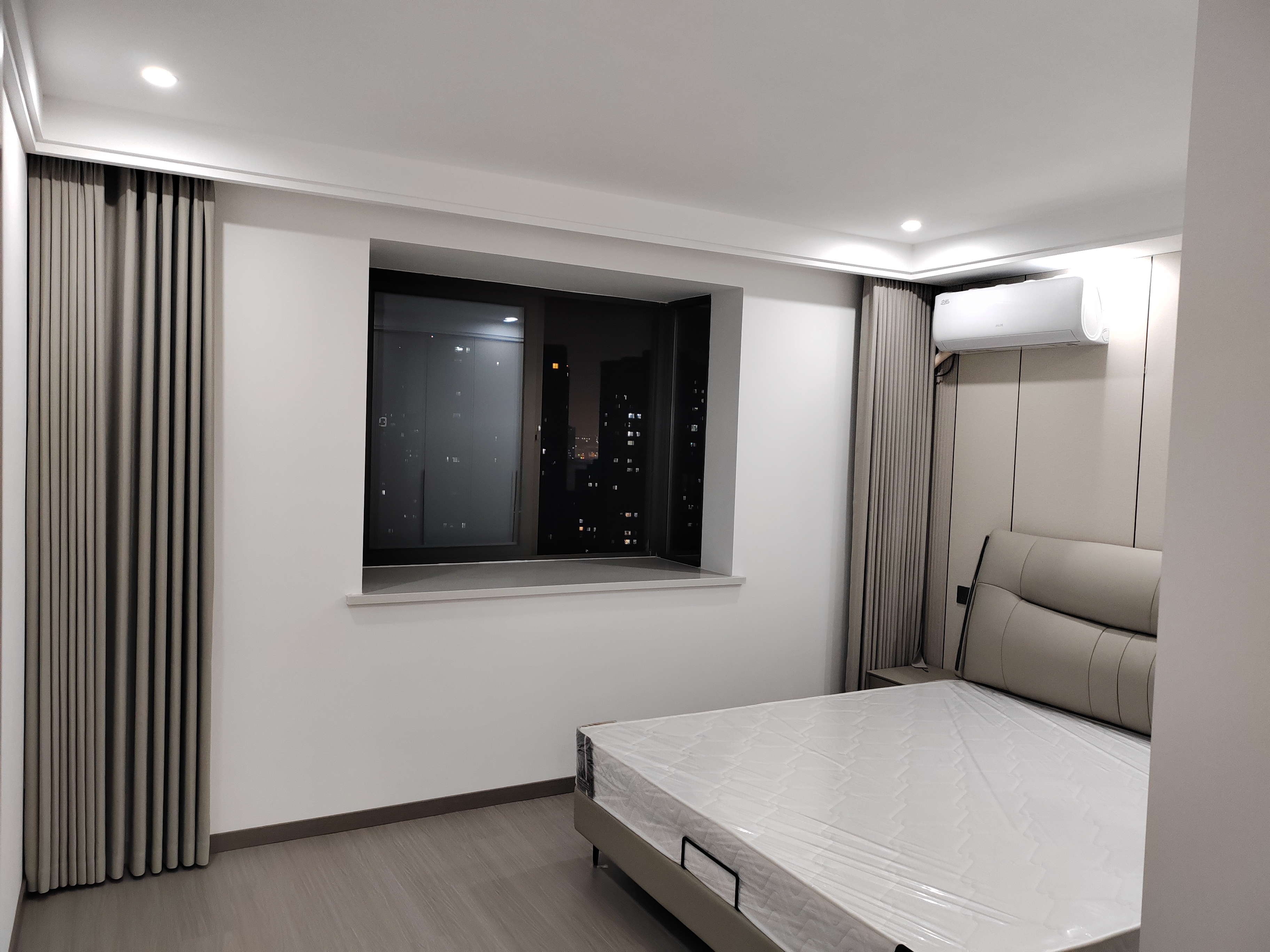 世家花园 4室2厅1卫 128m&sup2;