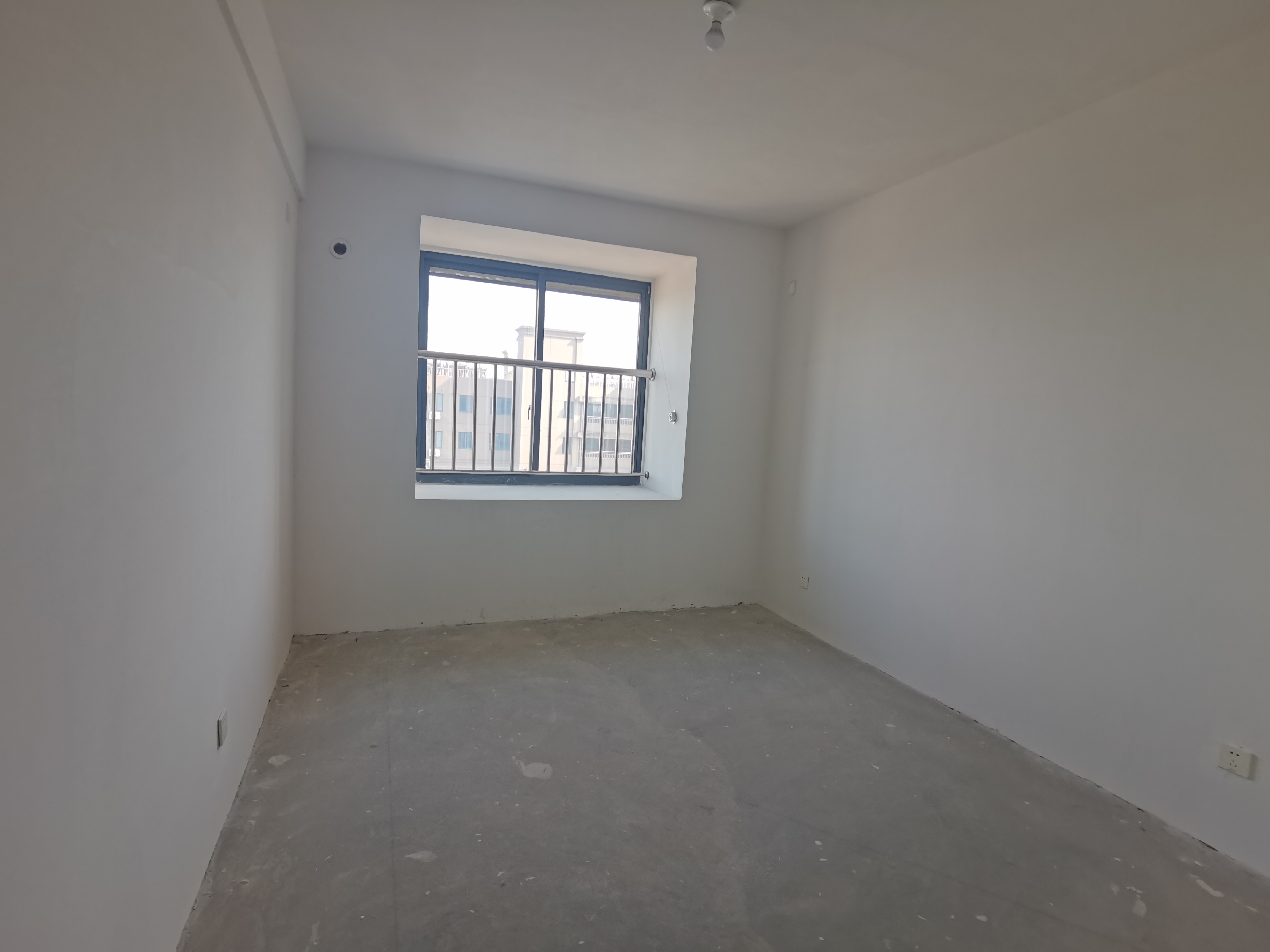 地纬金樽花园 3室2厅2卫 117m&sup2;