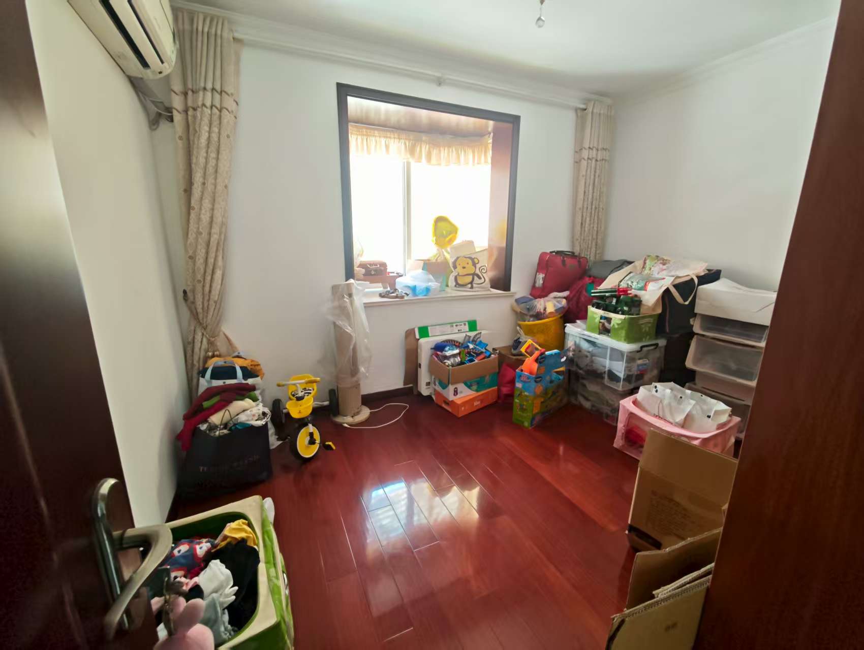 东晖花园 3室2厅1卫 145m&sup2;