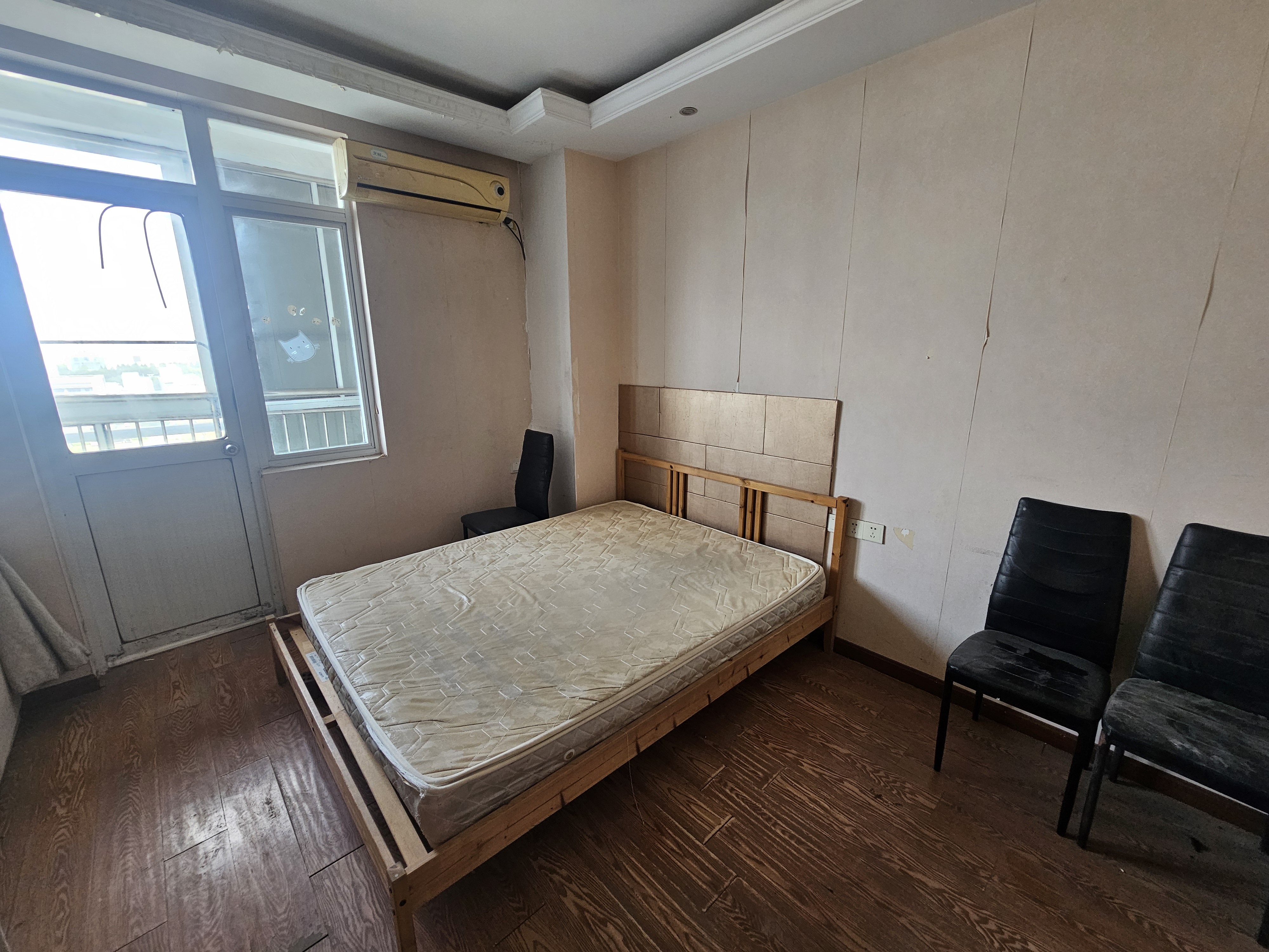 涌鑫八达通广场 1室1厅1卫 35m&sup2;