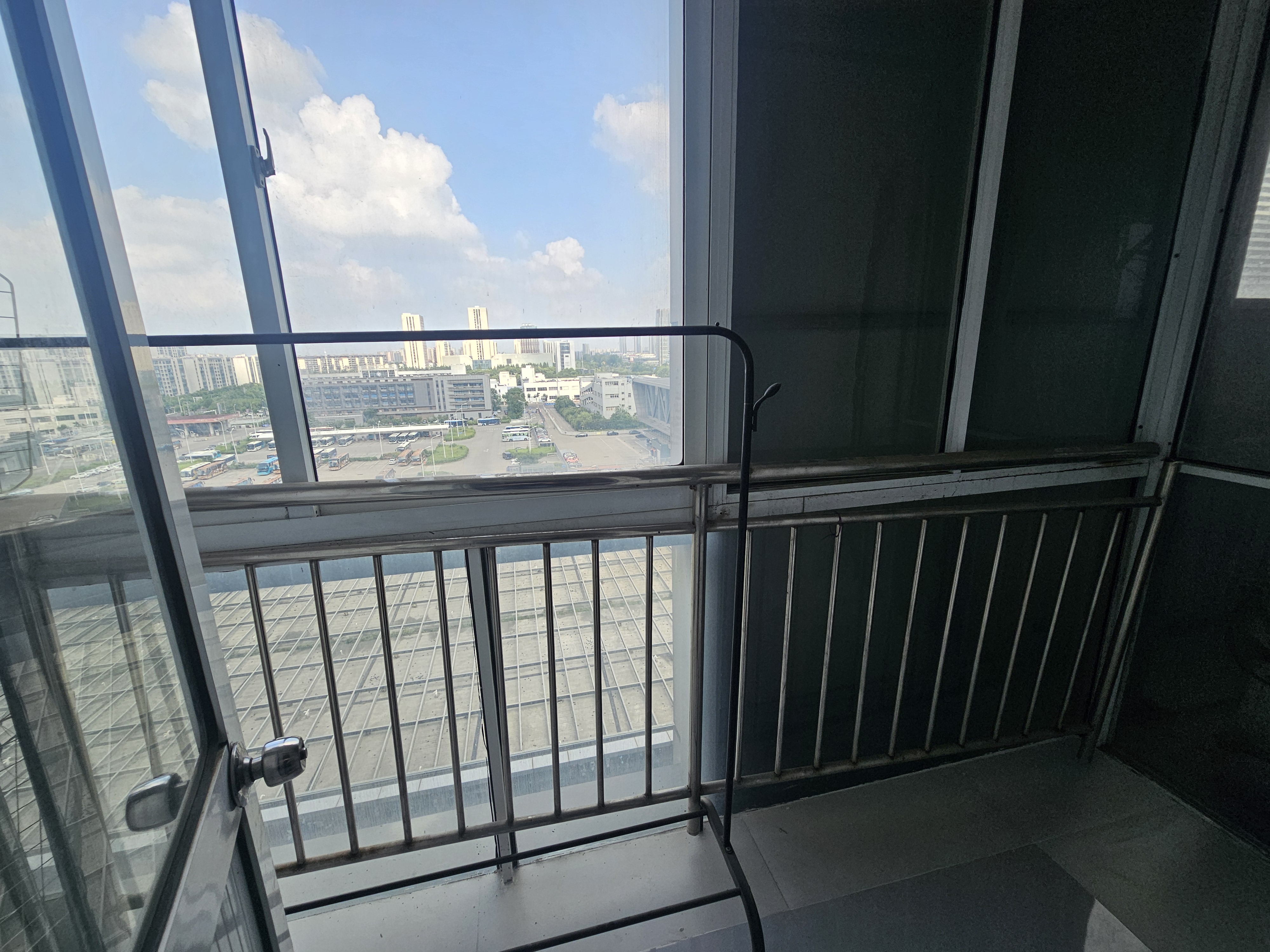 涌鑫八达通广场 1室1厅1卫 35m&sup2;
