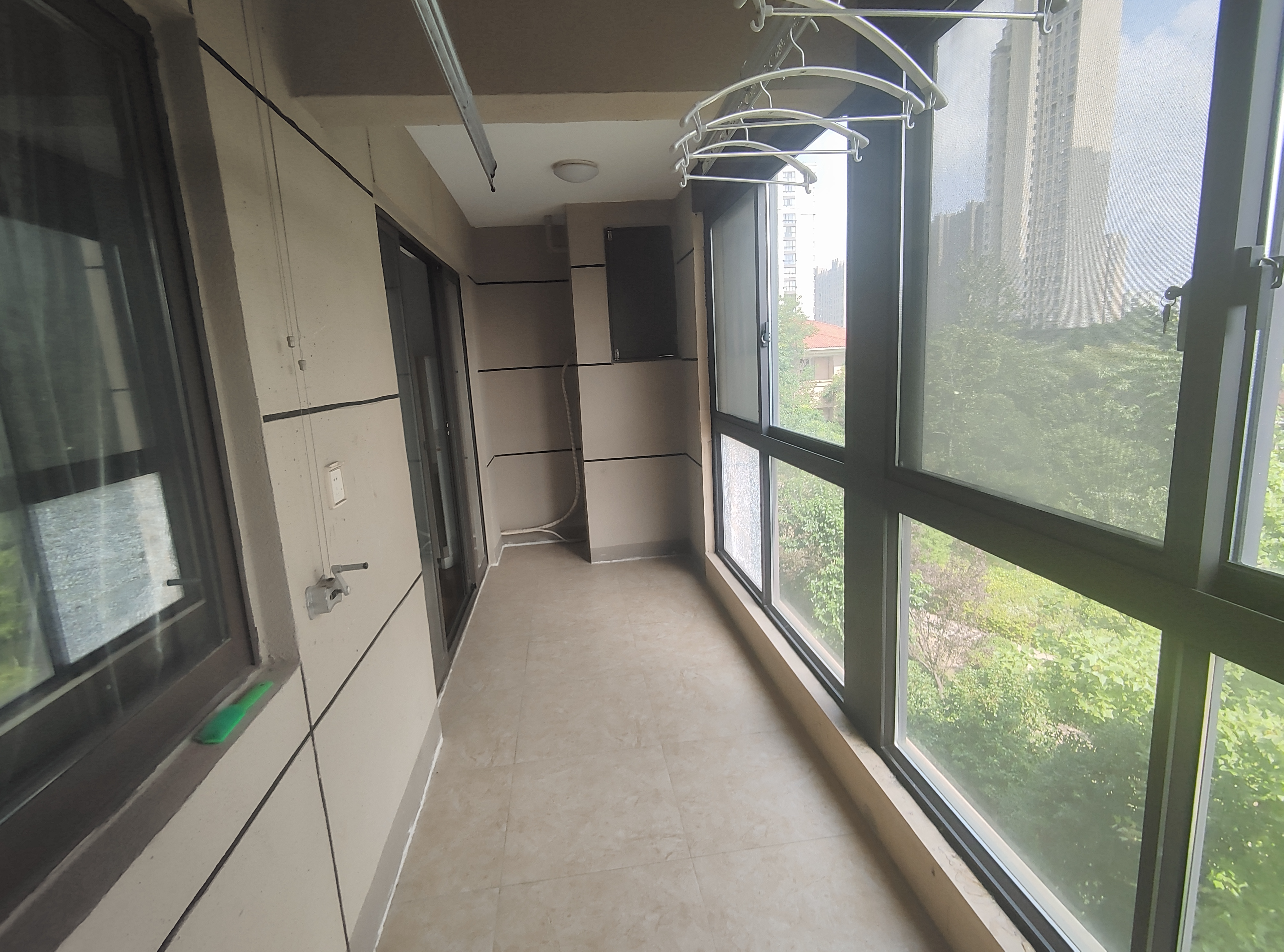 皇家花园北区 3室2厅1卫 96m&sup2;