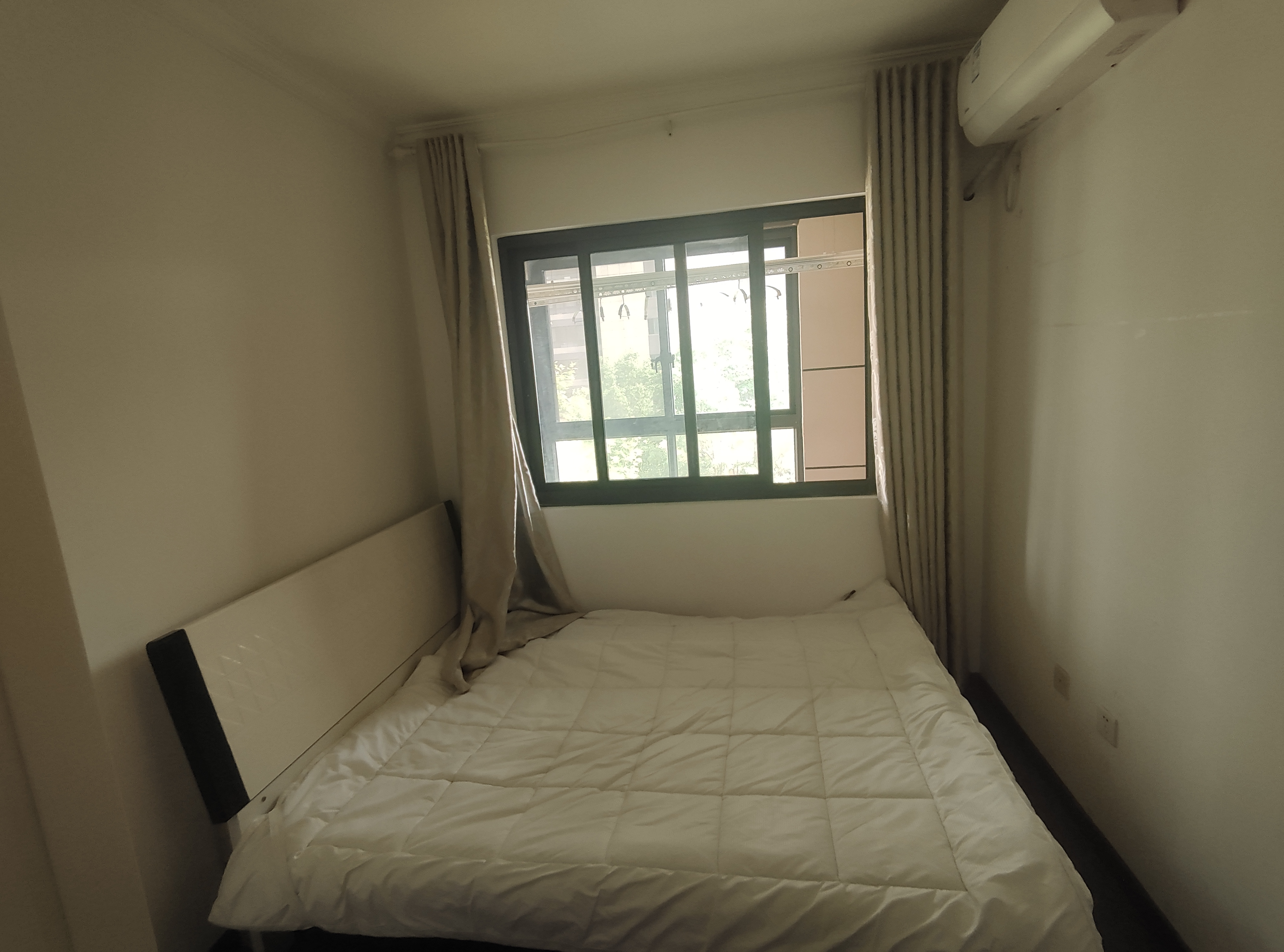 皇家花园北区 3室2厅1卫 96m&sup2;
