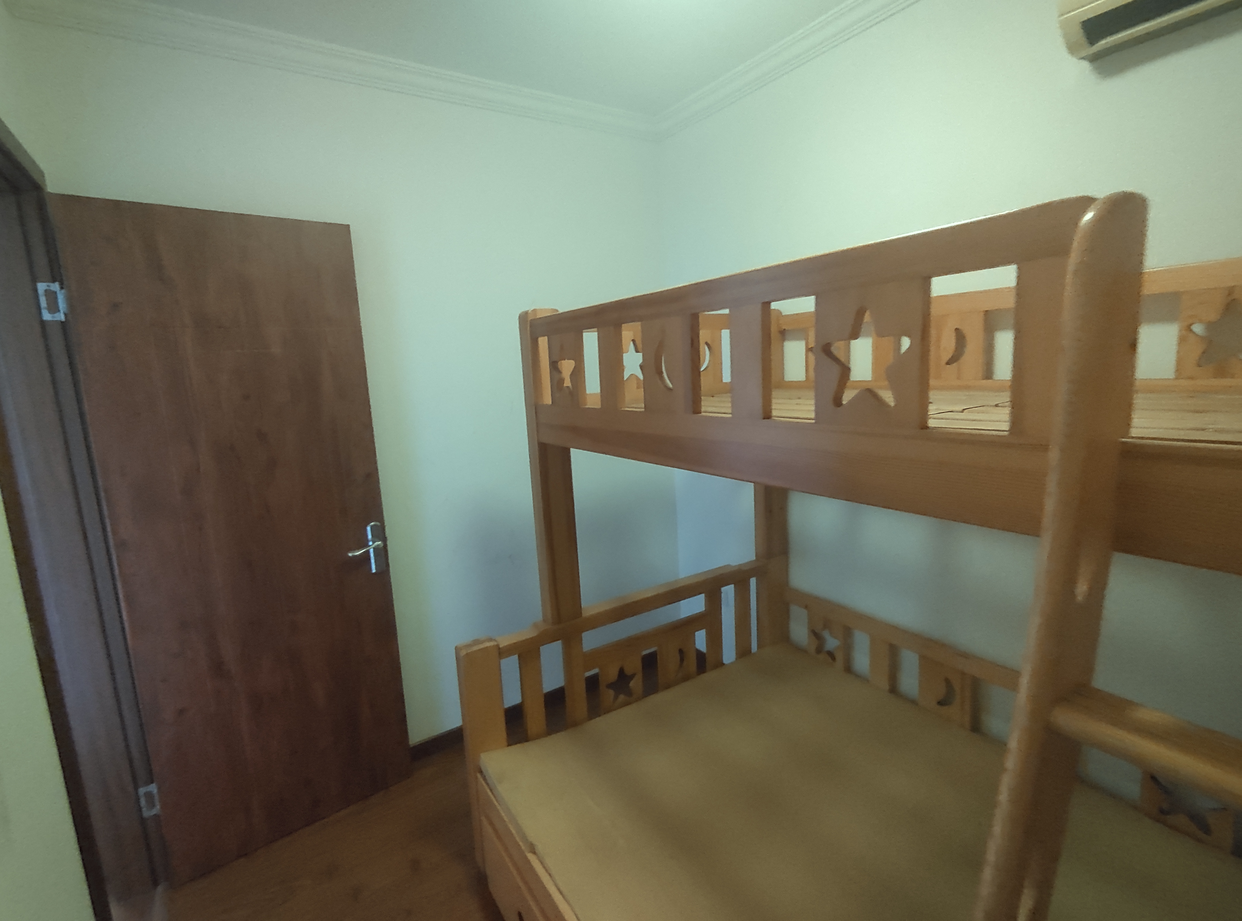 皇家花园北区 3室2厅1卫 96m&sup2;