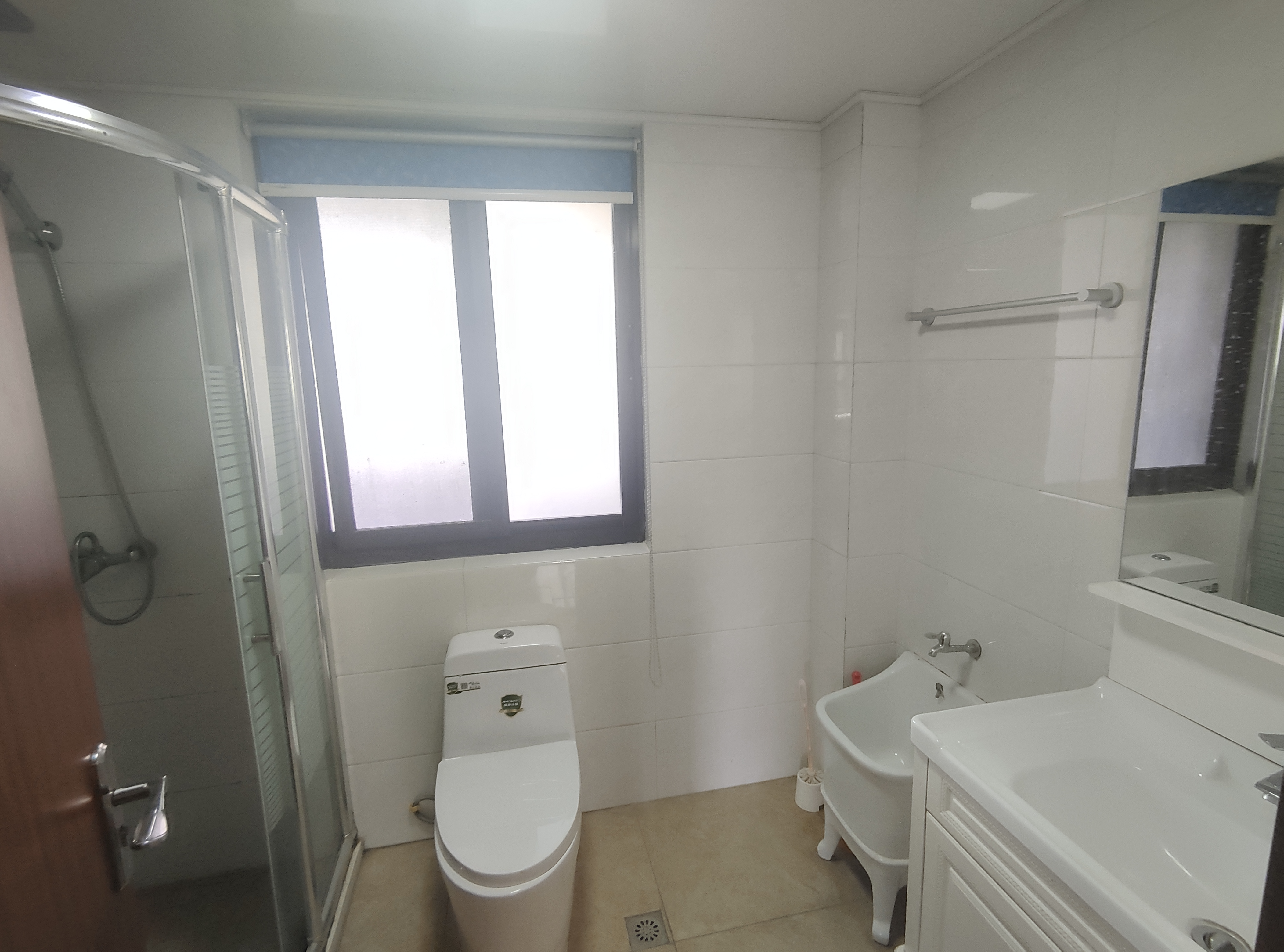 皇家花园北区 3室2厅1卫 96m&sup2;