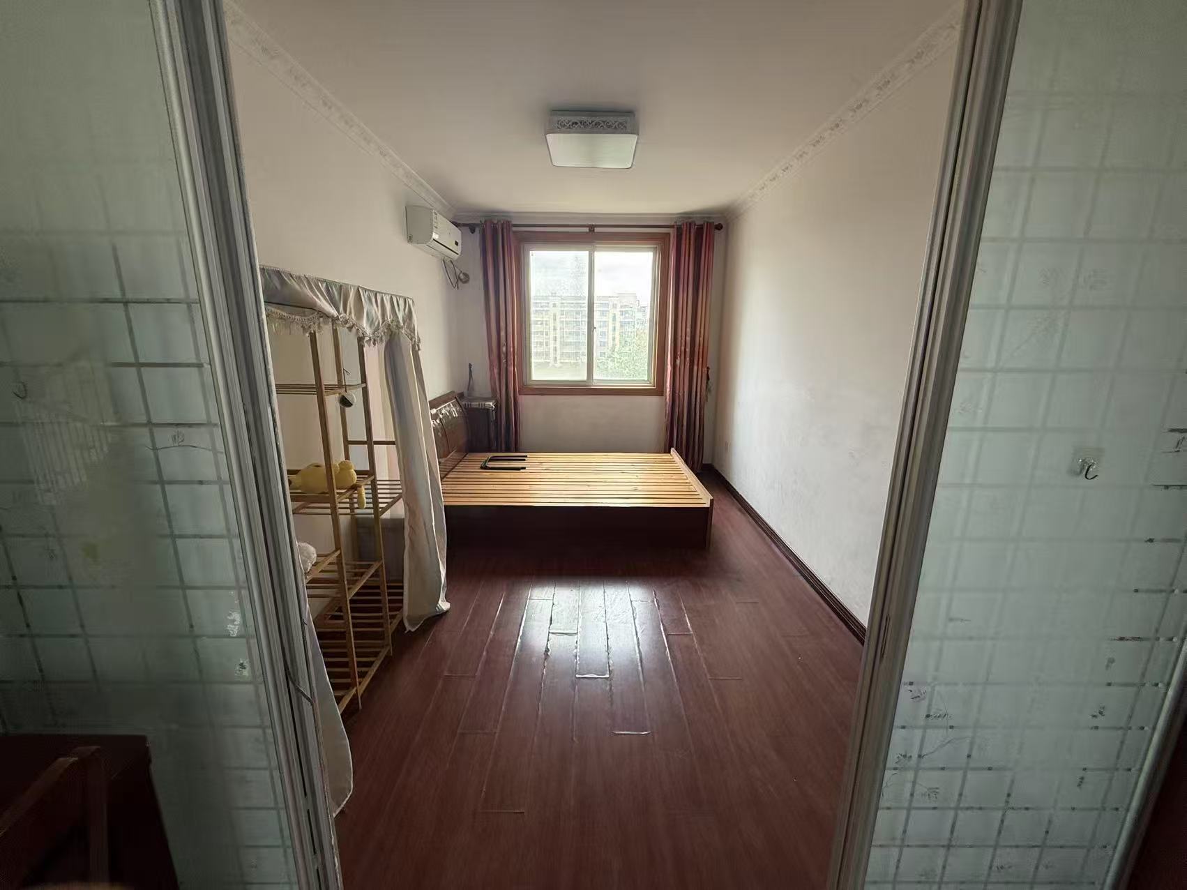 春天花园 2室2厅1卫 77m&sup2;