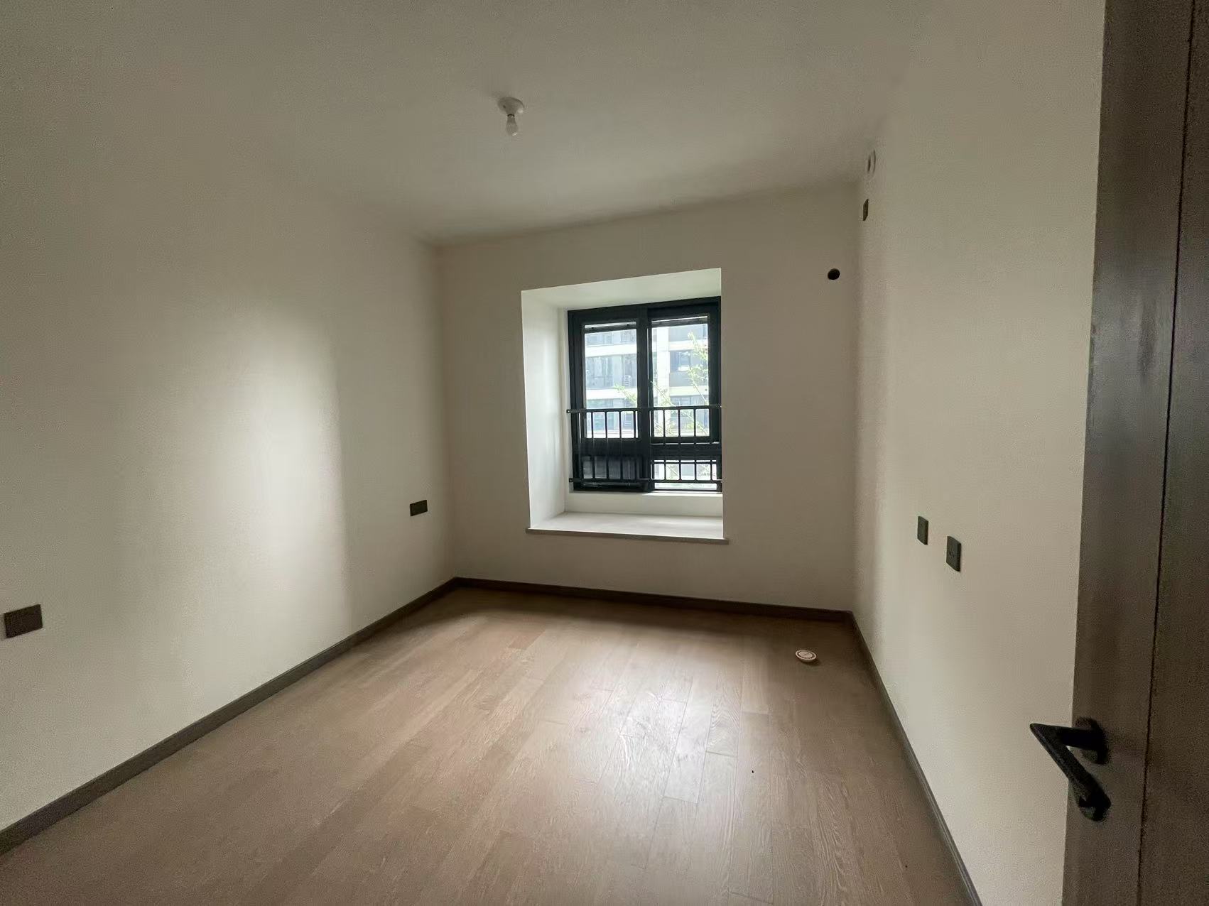 万科翡翠公园 3室2厅2卫 124.58m&sup2;
