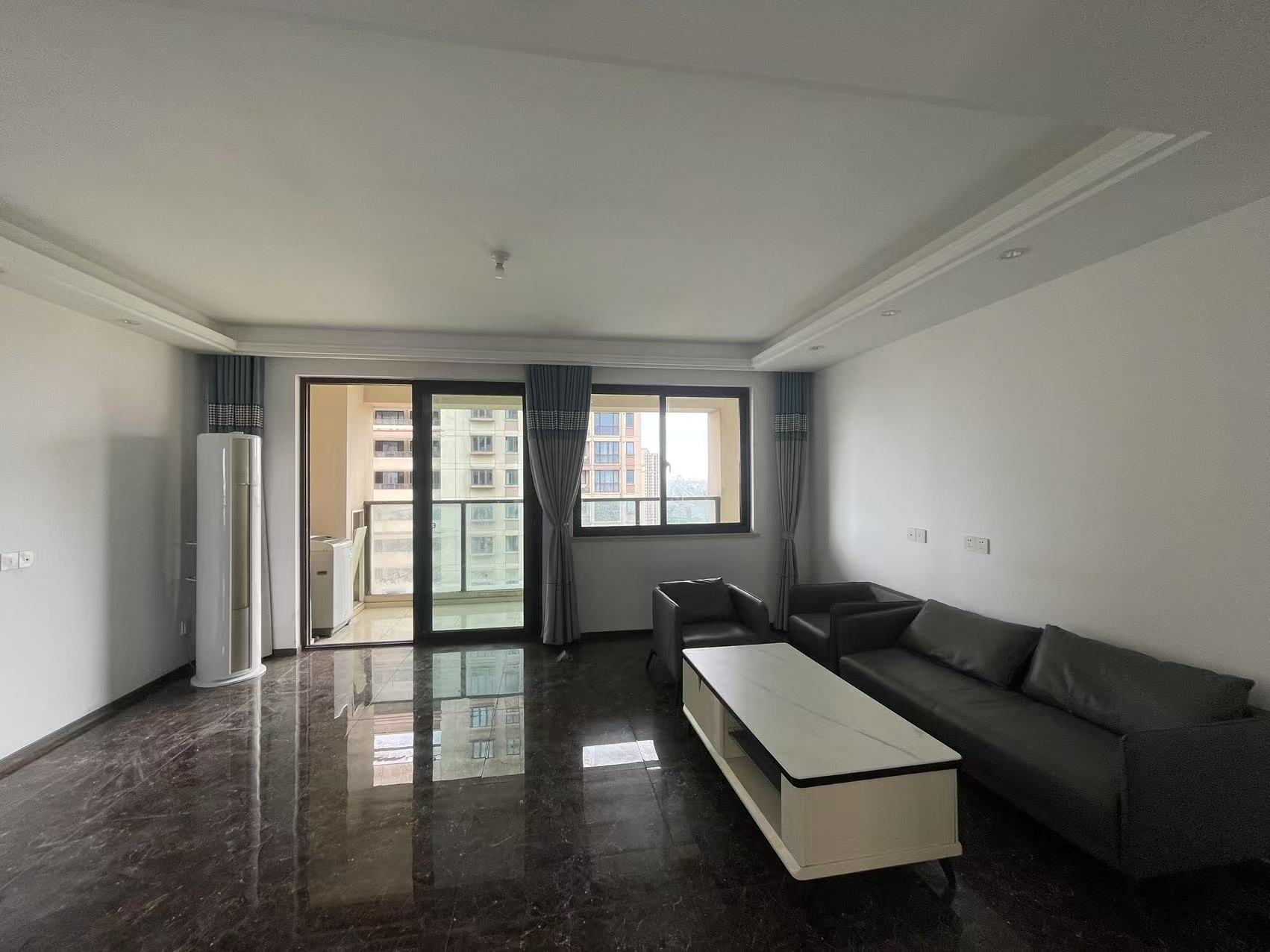 云樾东方 3室2厅2卫 134.41m²