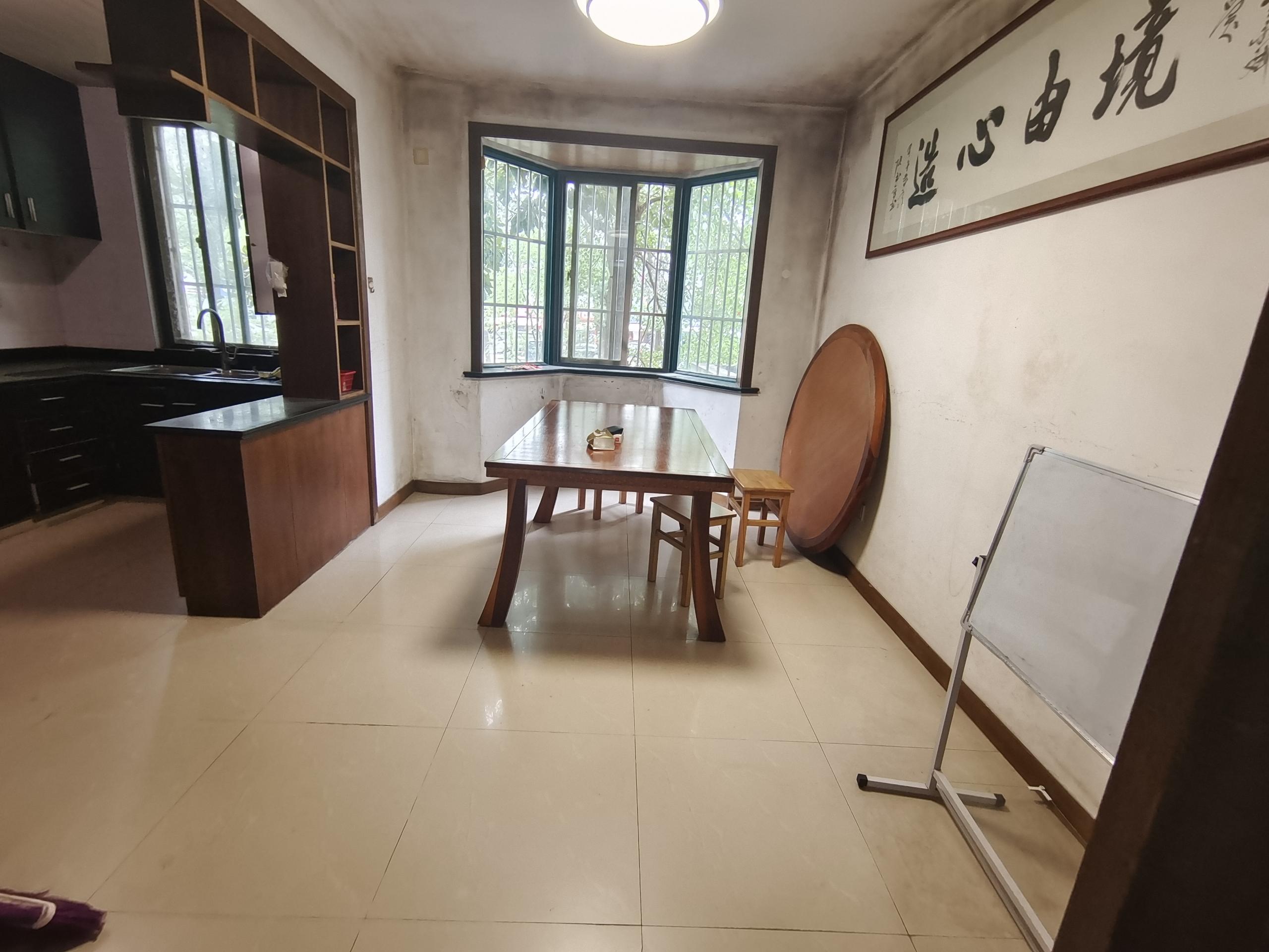 星湖花园 3室2厅2卫 158.22m&sup2;