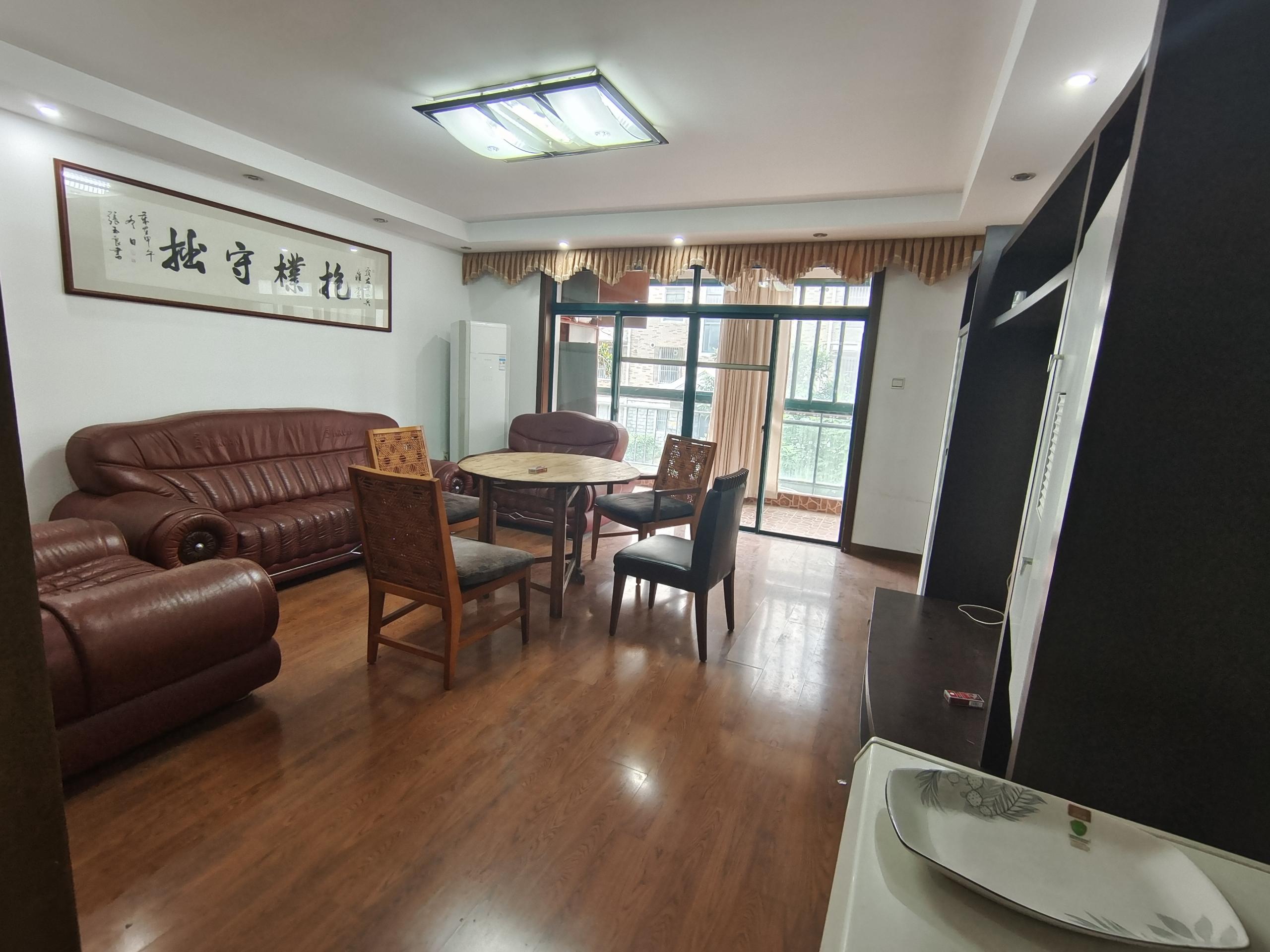 星湖花园 3室2厅2卫 158.22m&sup2;