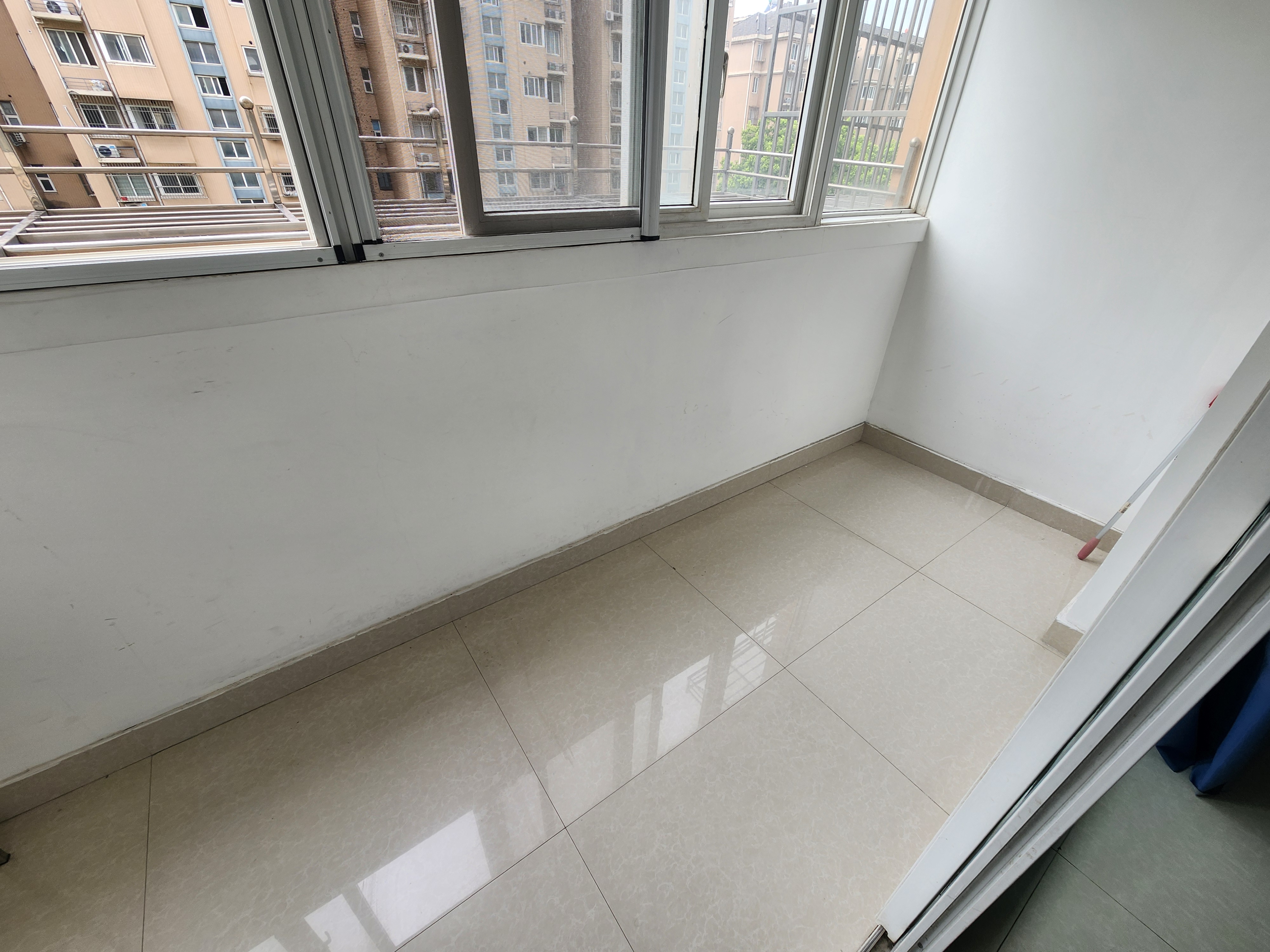 紫东花苑 2室1厅1卫 93m&sup2;