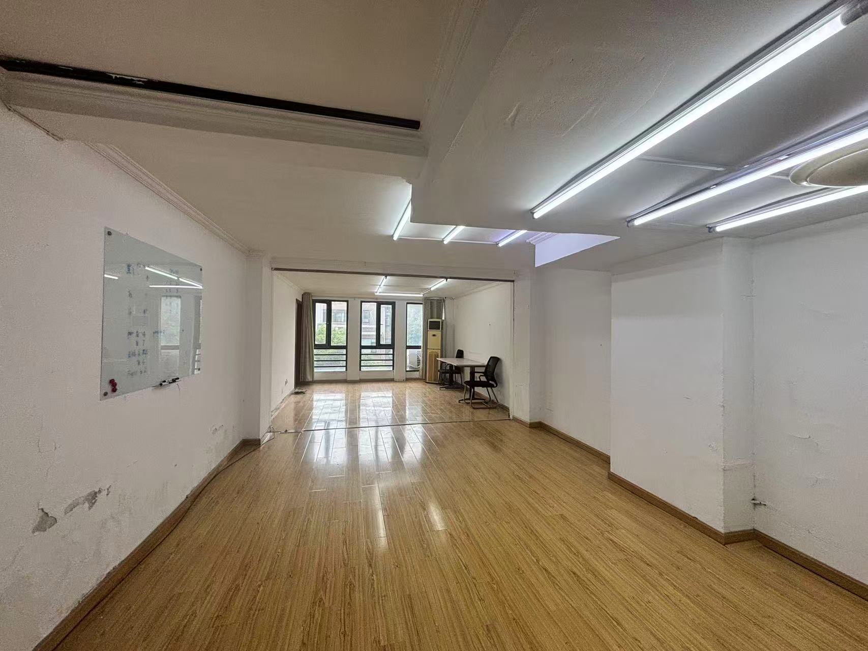 东景国际 3室1厅1卫 97m&sup2;