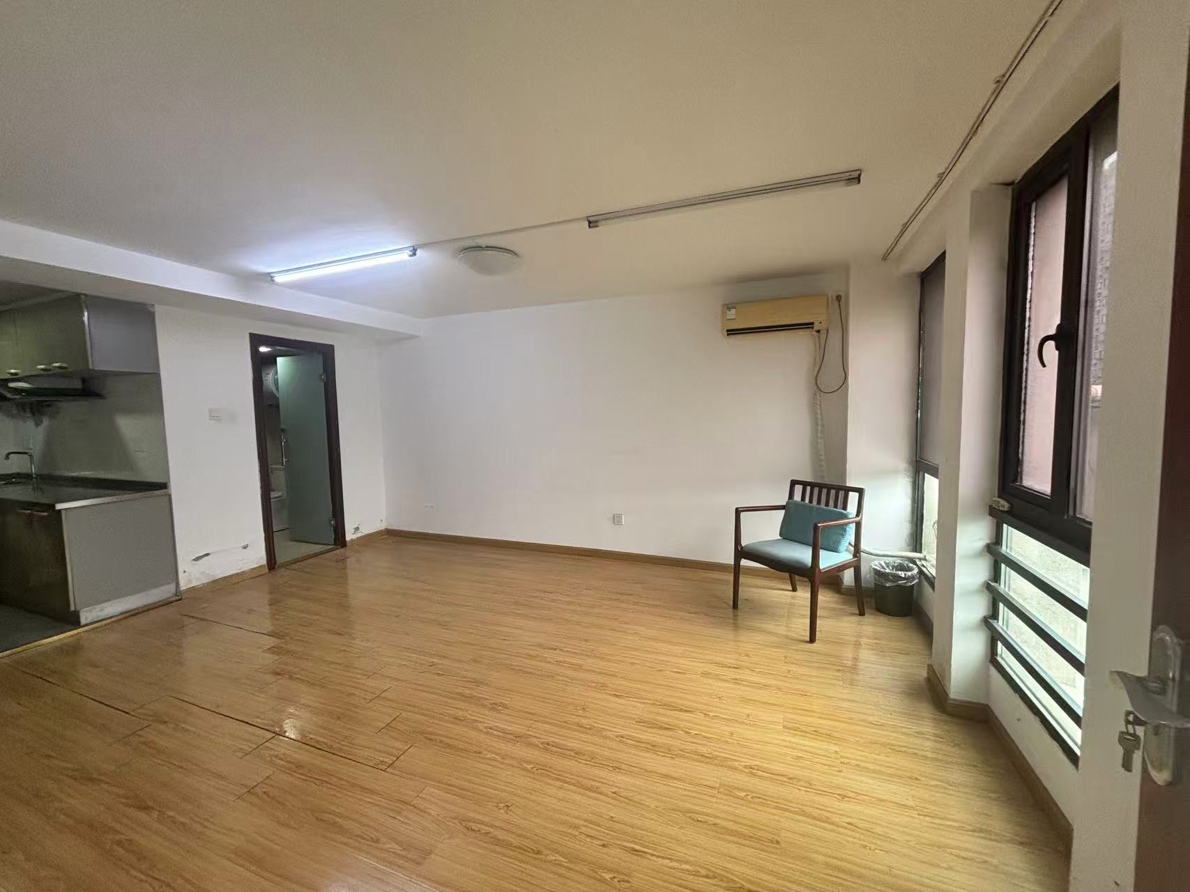 东景国际 3室1厅1卫 97m&sup2;