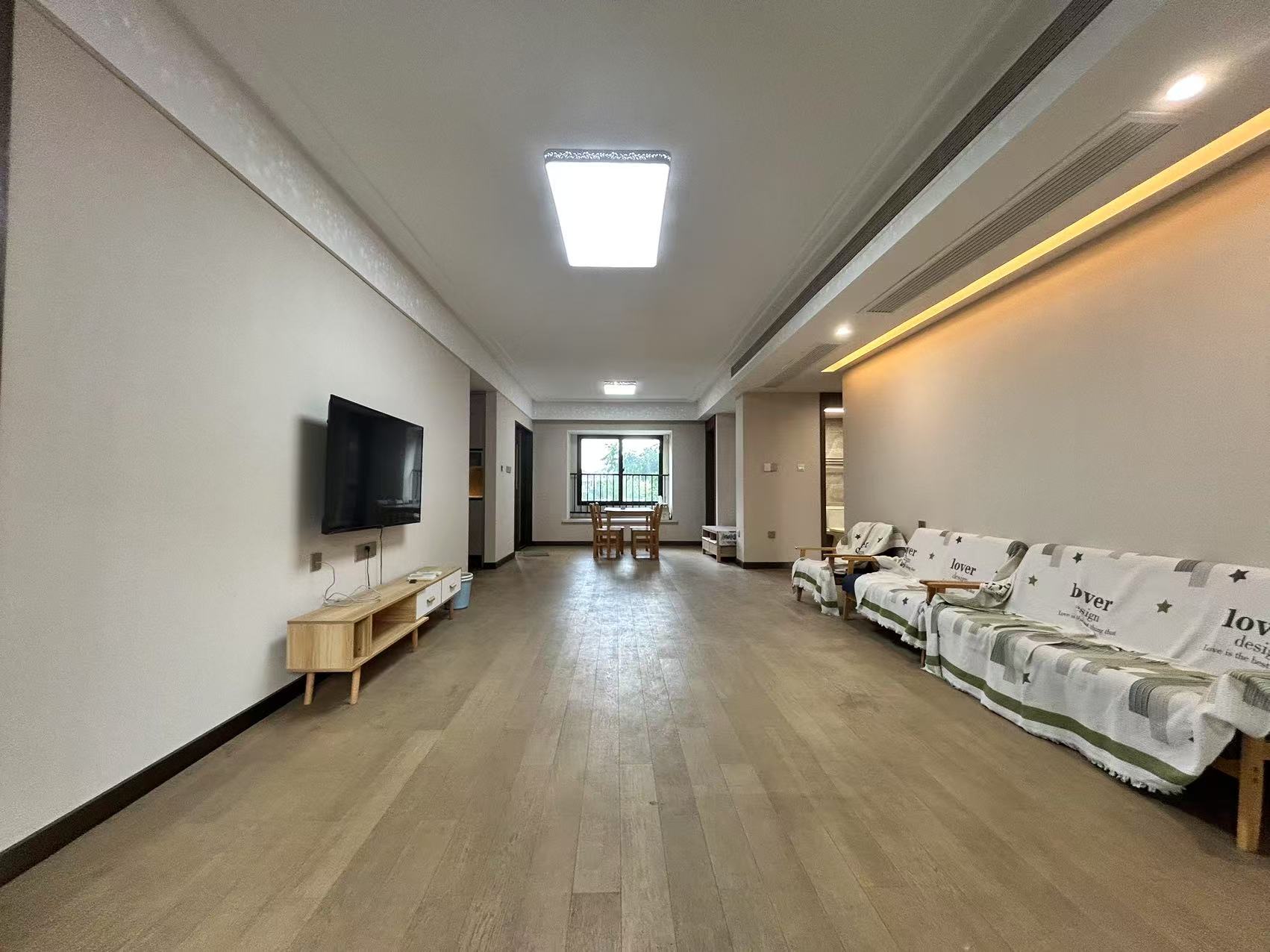 崇州府 3室2厅2卫 125.91m²