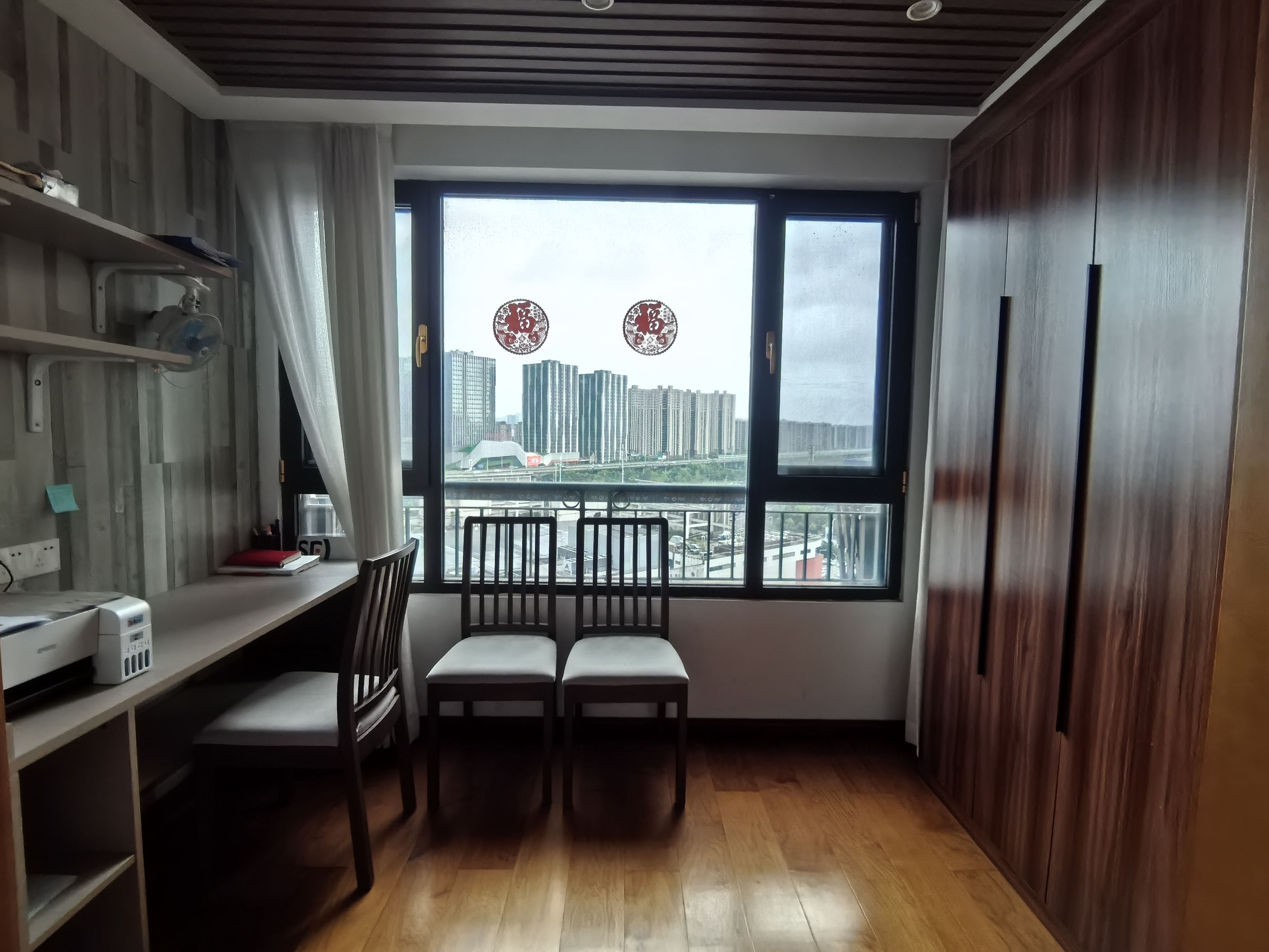 保利香槟国际 4室2厅1卫 137m&sup2;