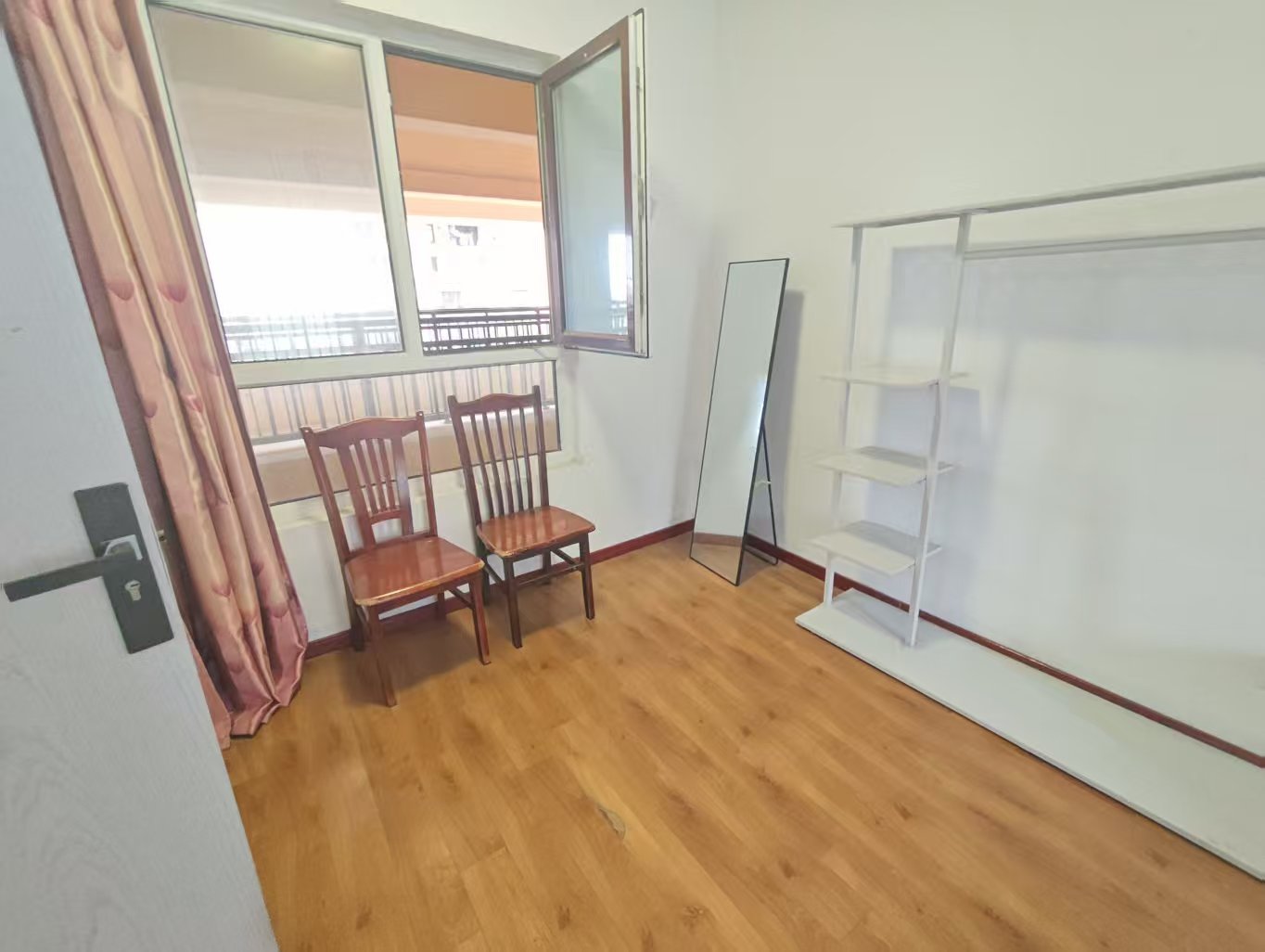 世茂九龙庭 2室2厅1卫 89m&sup2;