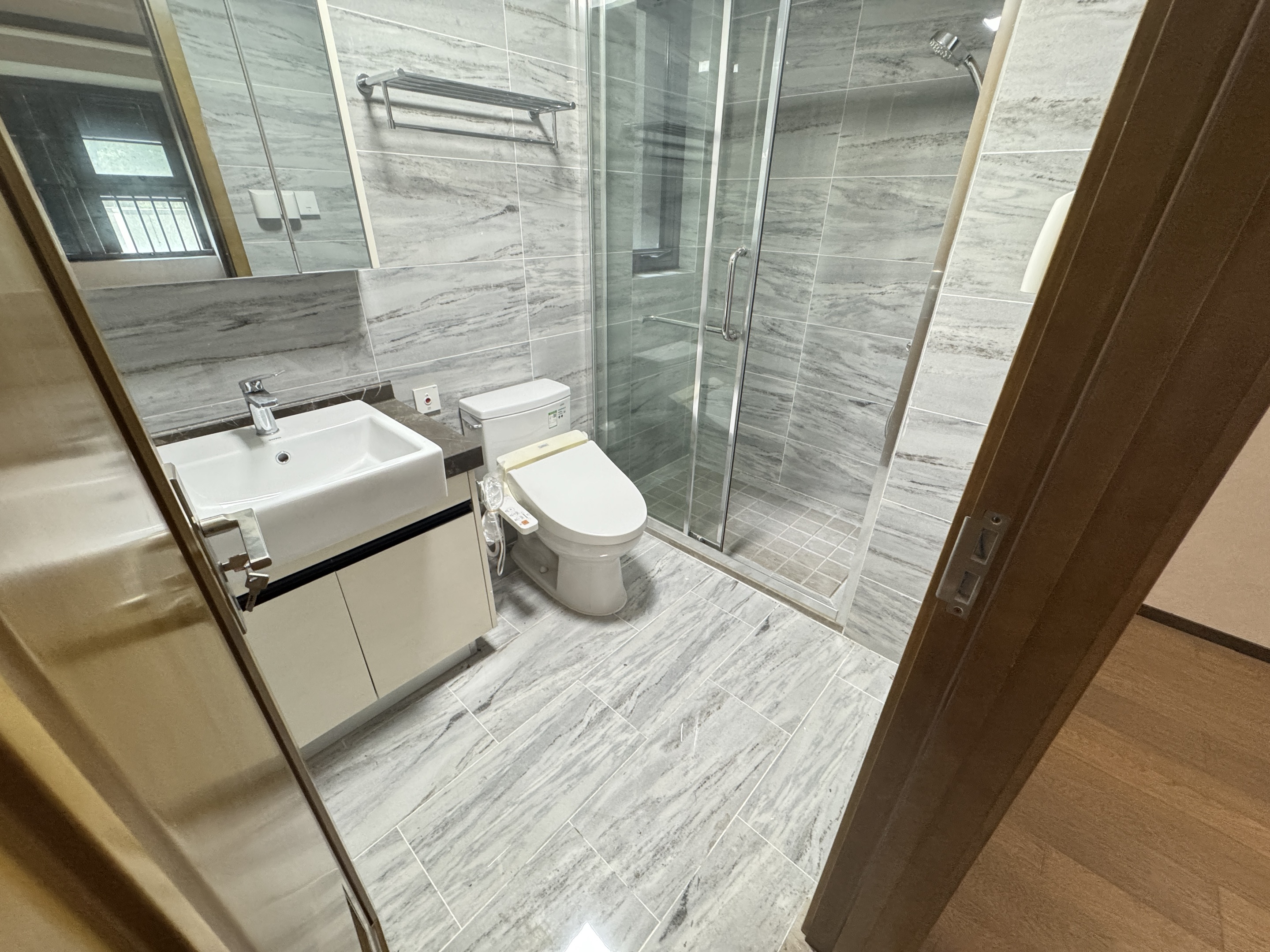 远创东樾 3室2厅2卫 310.00m&sup2;