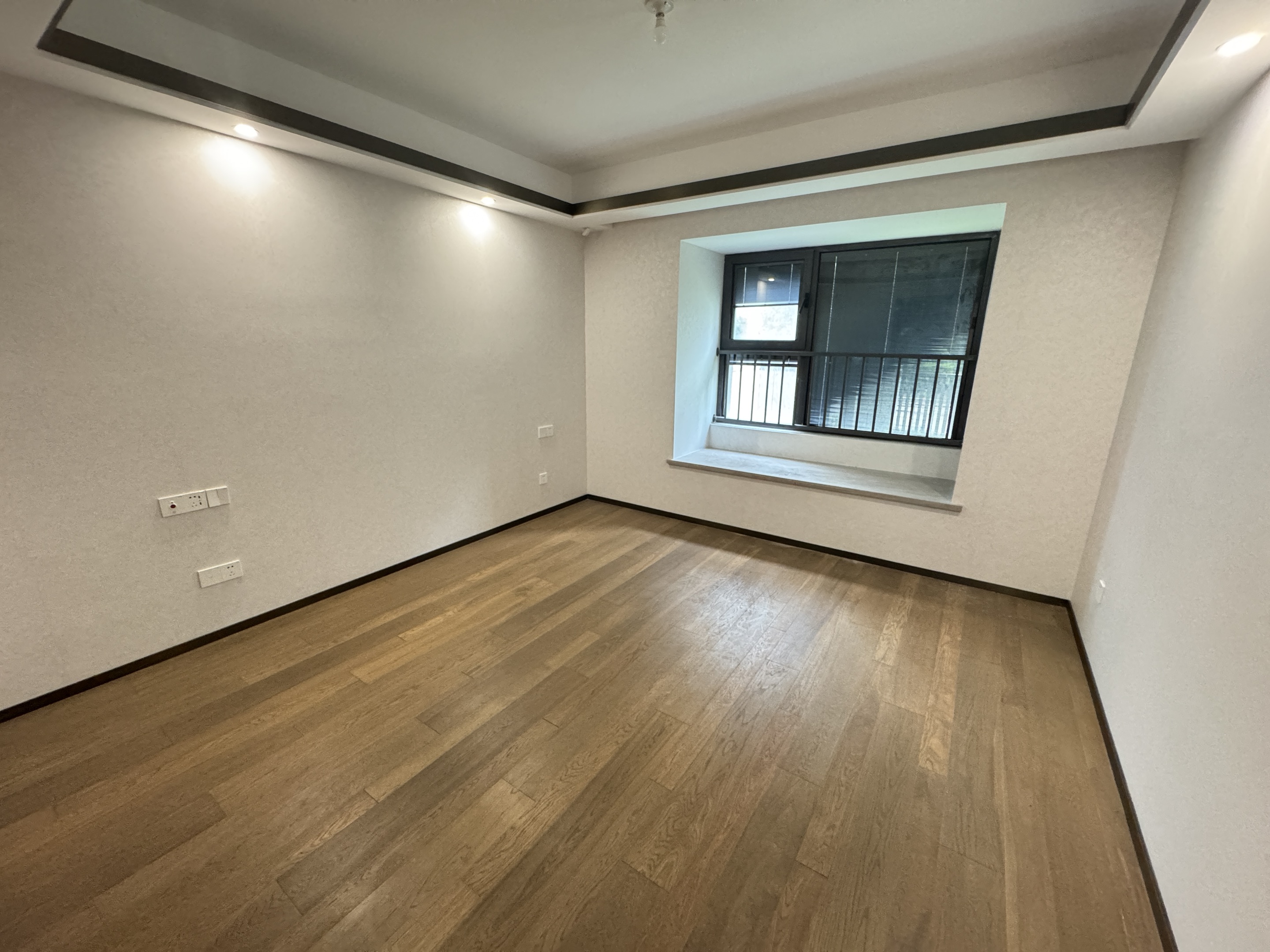远创东樾 3室2厅2卫 310.00m&sup2;