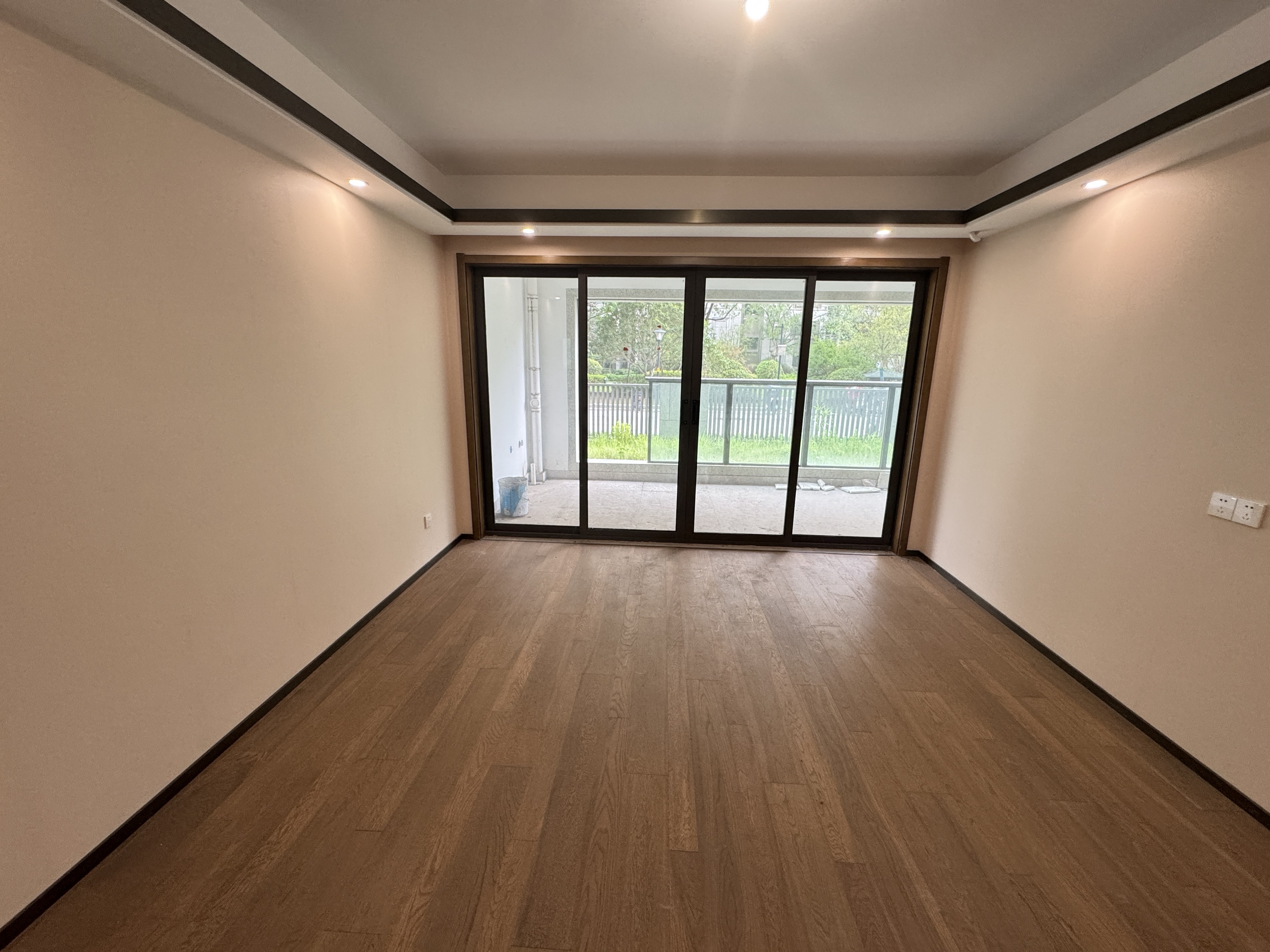 远创东樾 3室2厅2卫 310.00m²
