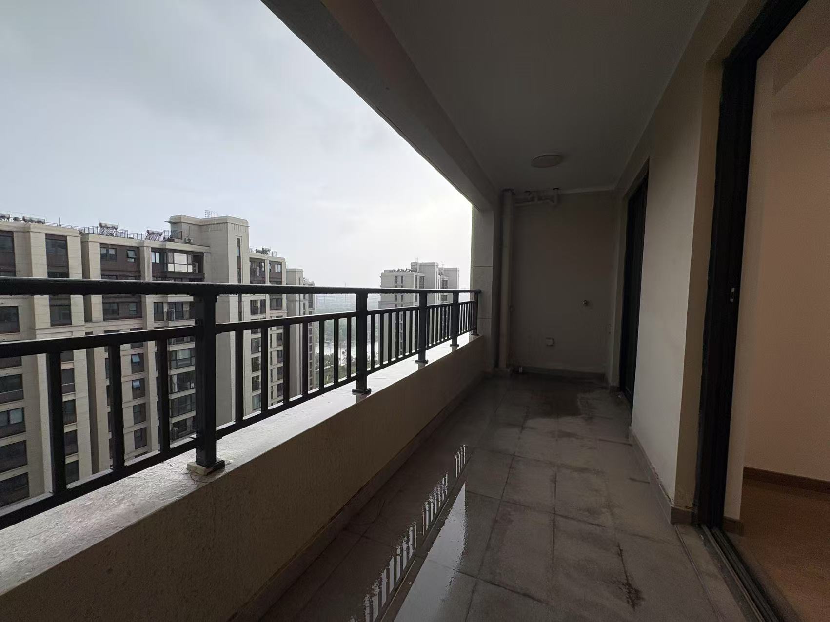 中海上东区 3室1厅2卫 125.32m&sup2;